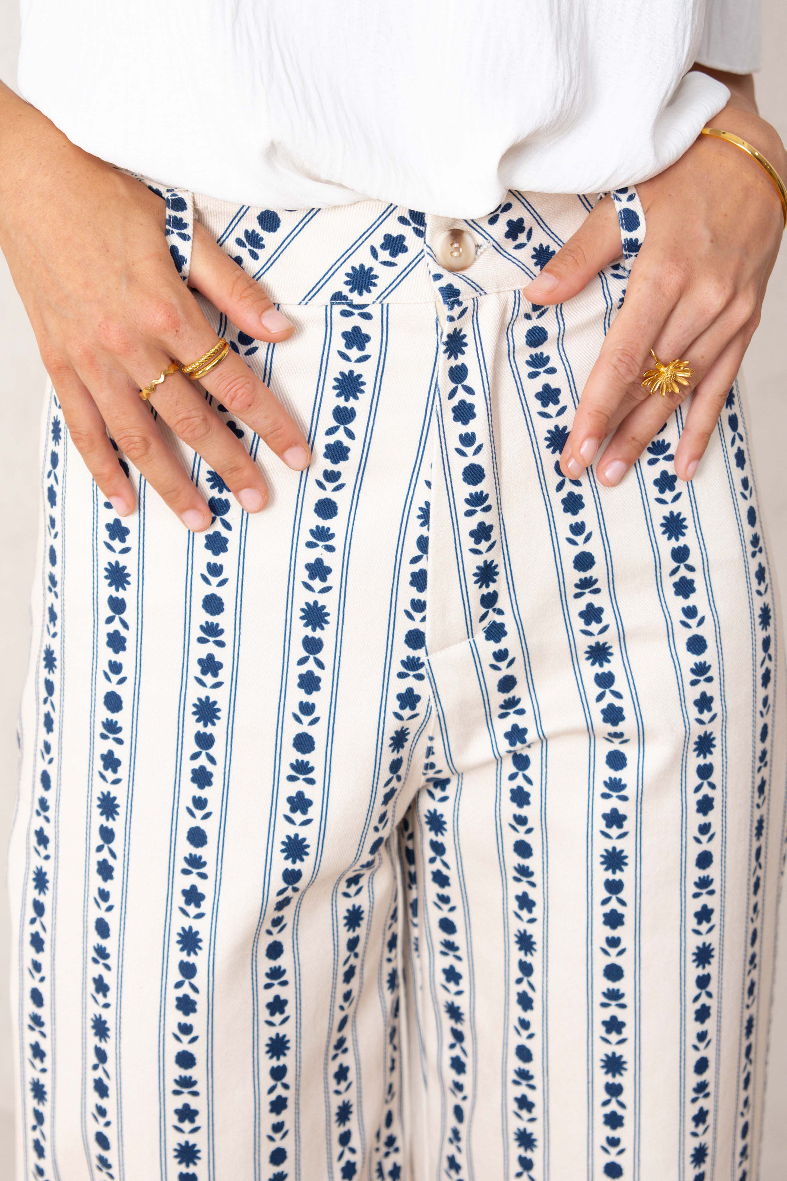 PANTALÓN PAULA // FLORES AZUL OSCURO