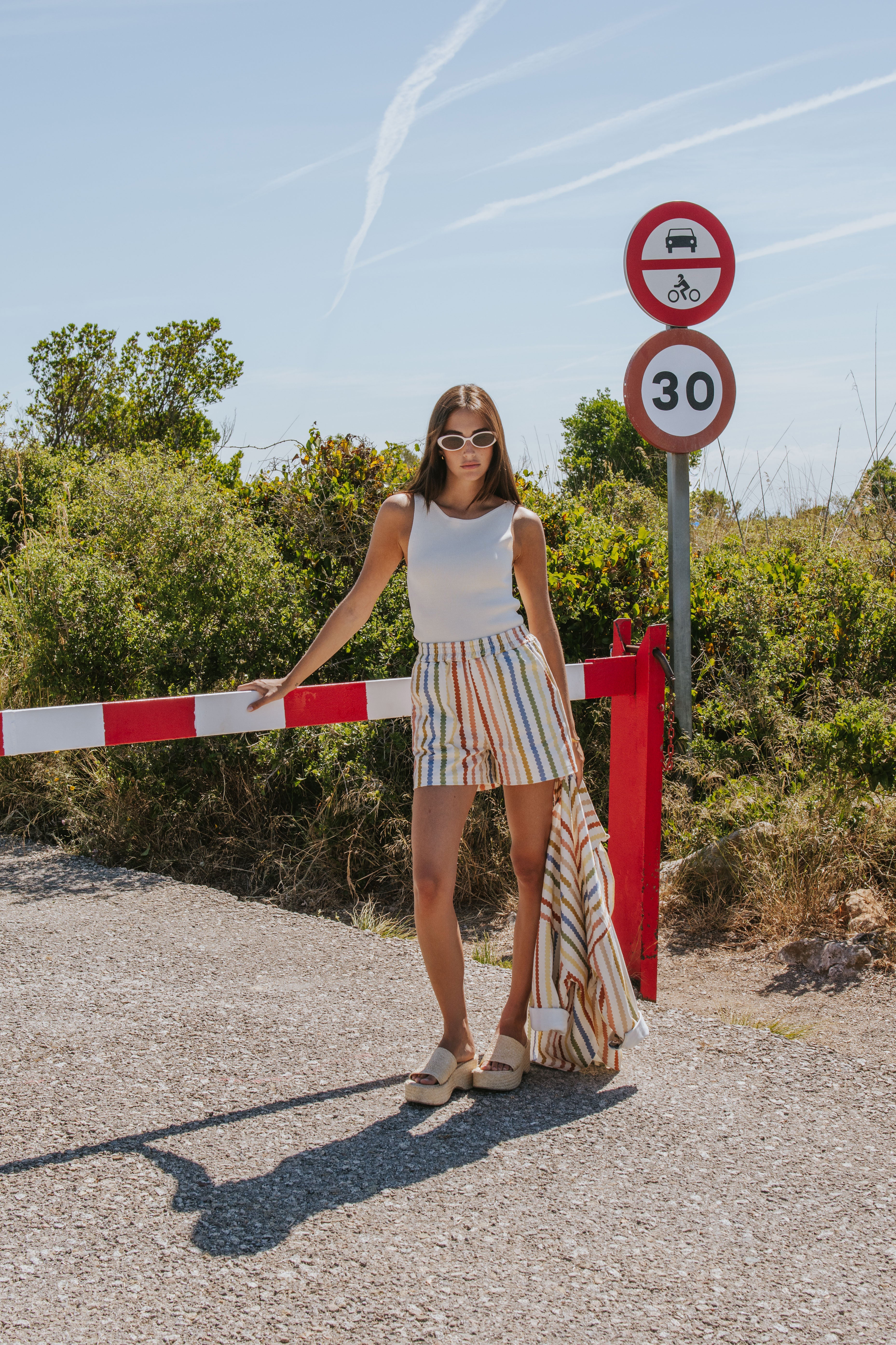 SHORT VEGA // RAYAS DE COLORES