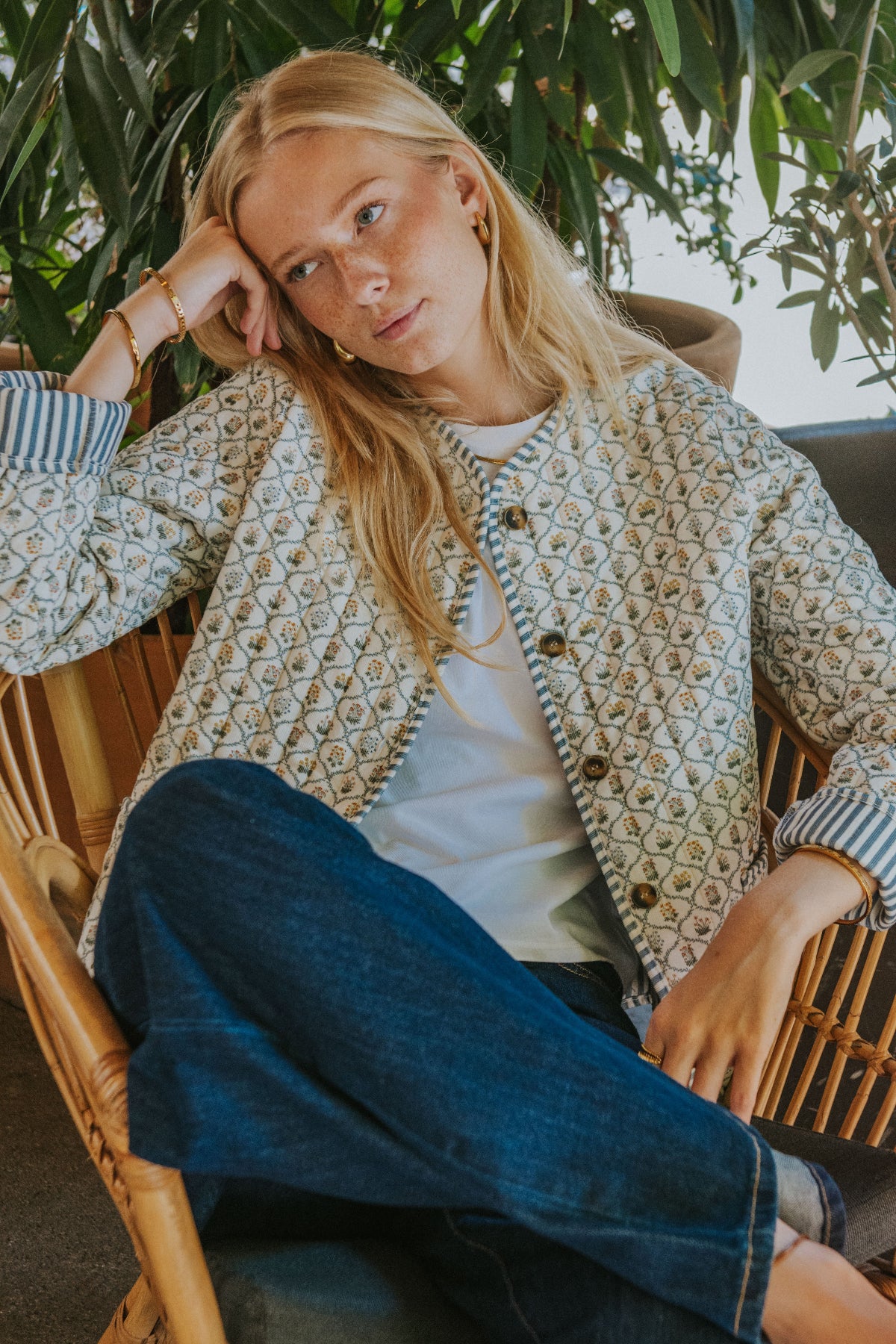 CHAQUETA BEA // FLORES AZUL CLARO