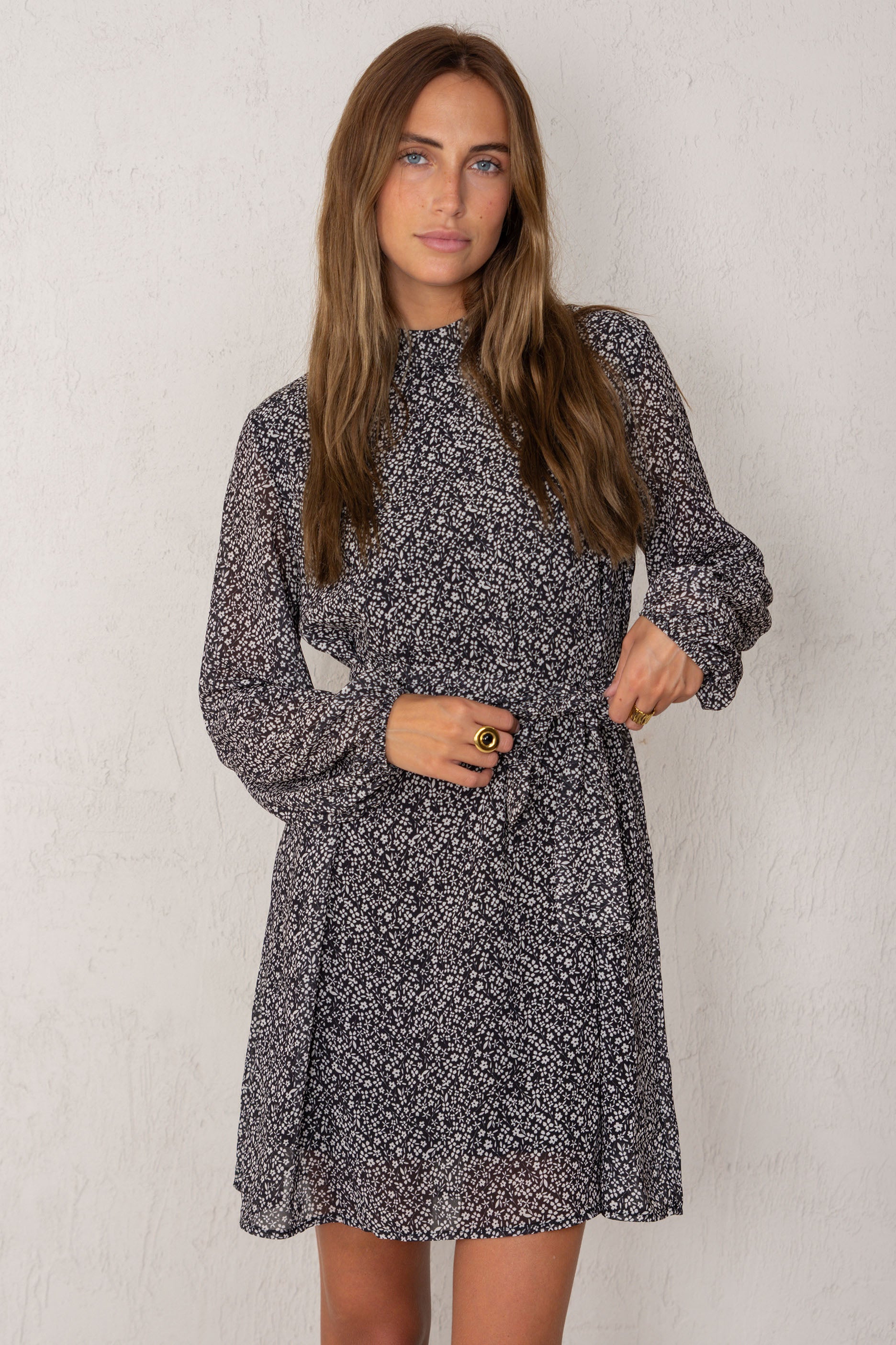 VESTIDO BETTINA // FLORES NEGRO