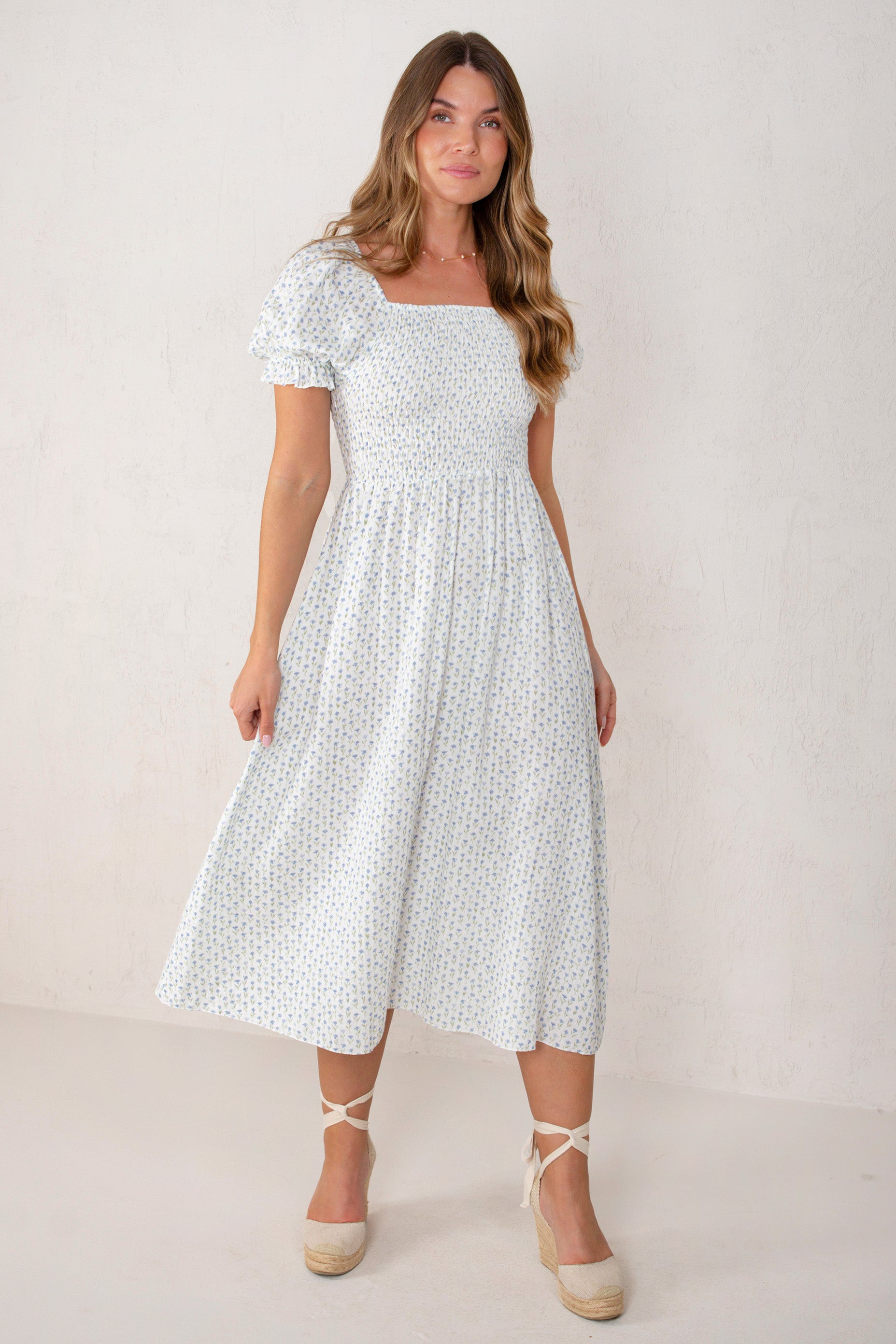 SARA DRESS // BLUE FLOWERS