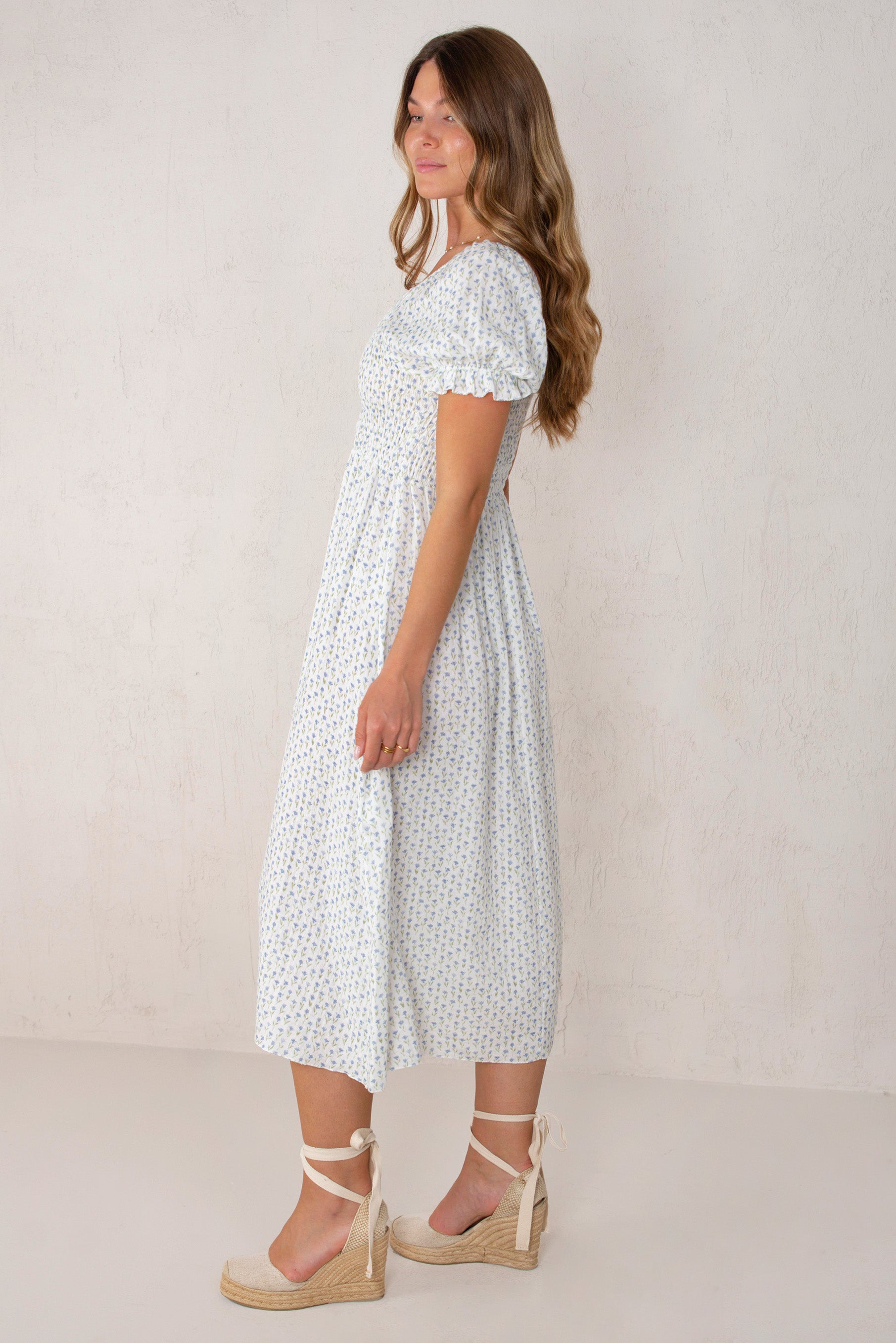 SARA DRESS // BLUE FLOWERS