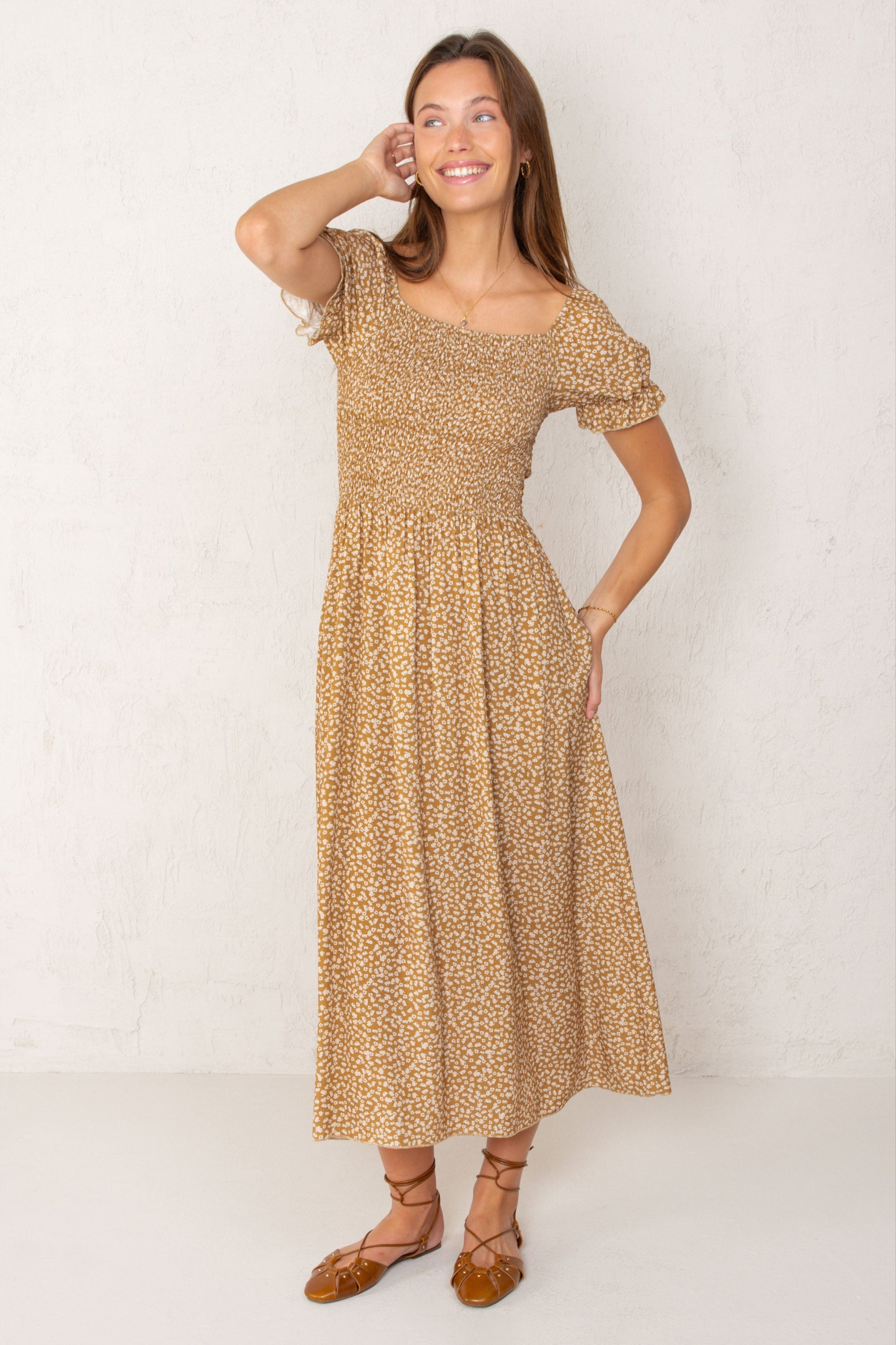 VESTIDO CLARA // FLORES MOSTAZA