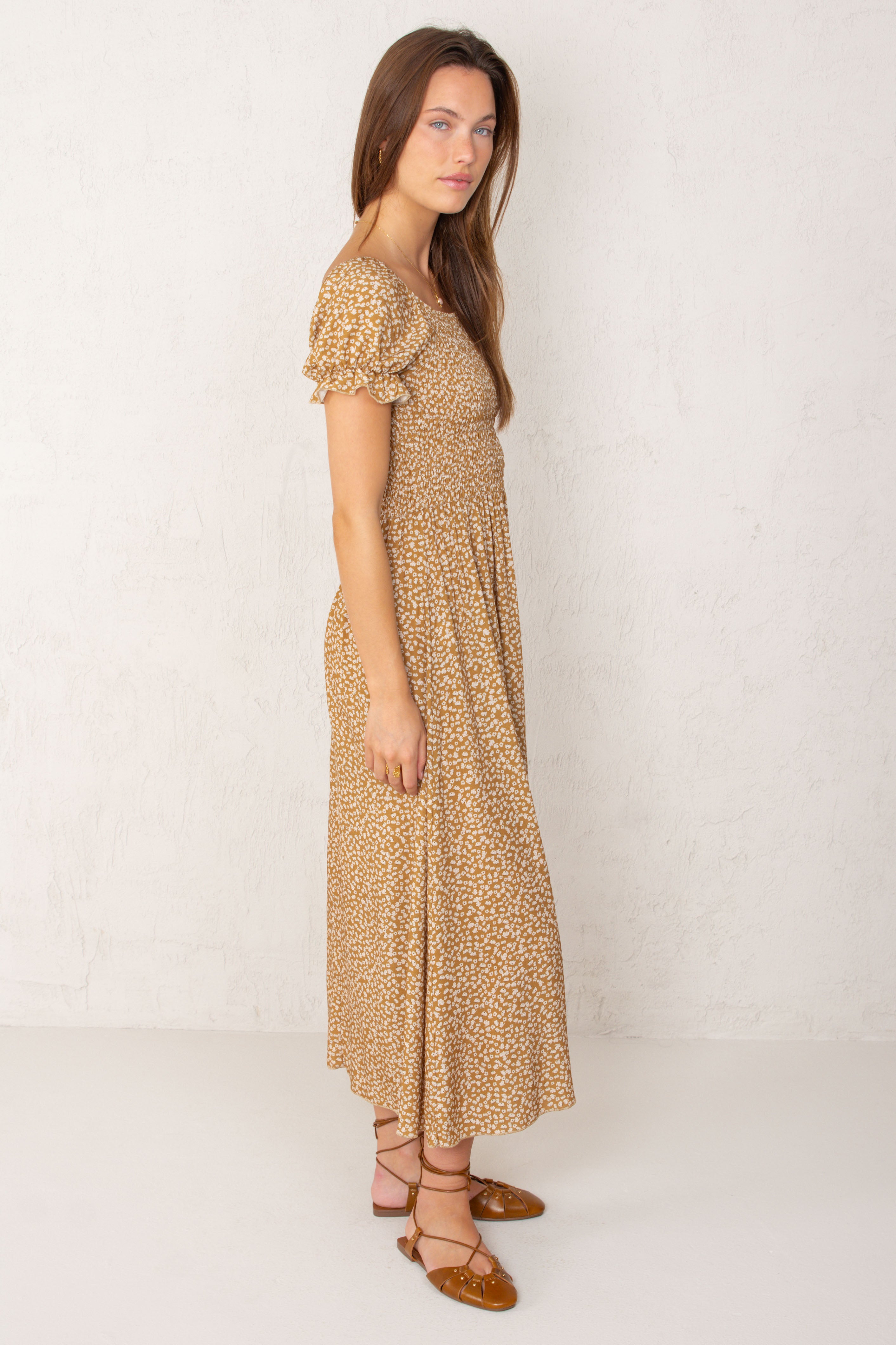 VESTIDO CLARA // FLORES MOSTAZA