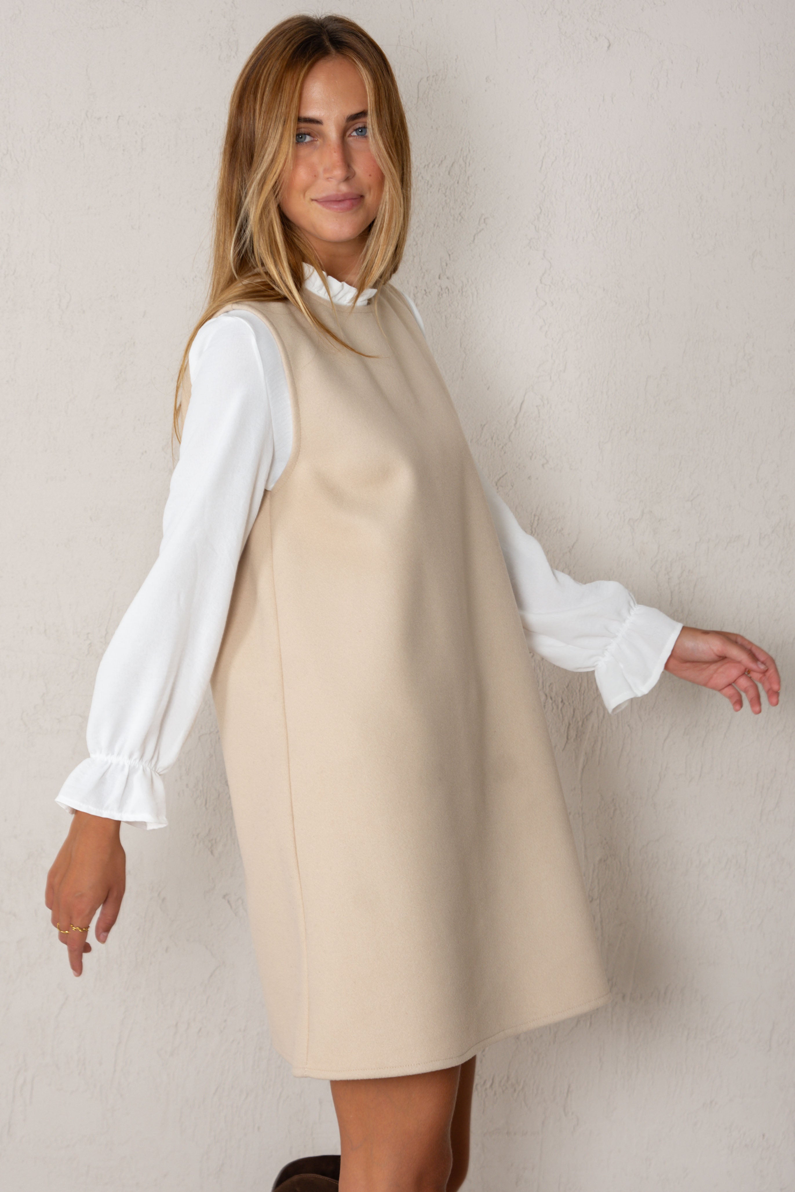 VESTIDO GALA // BEIGE