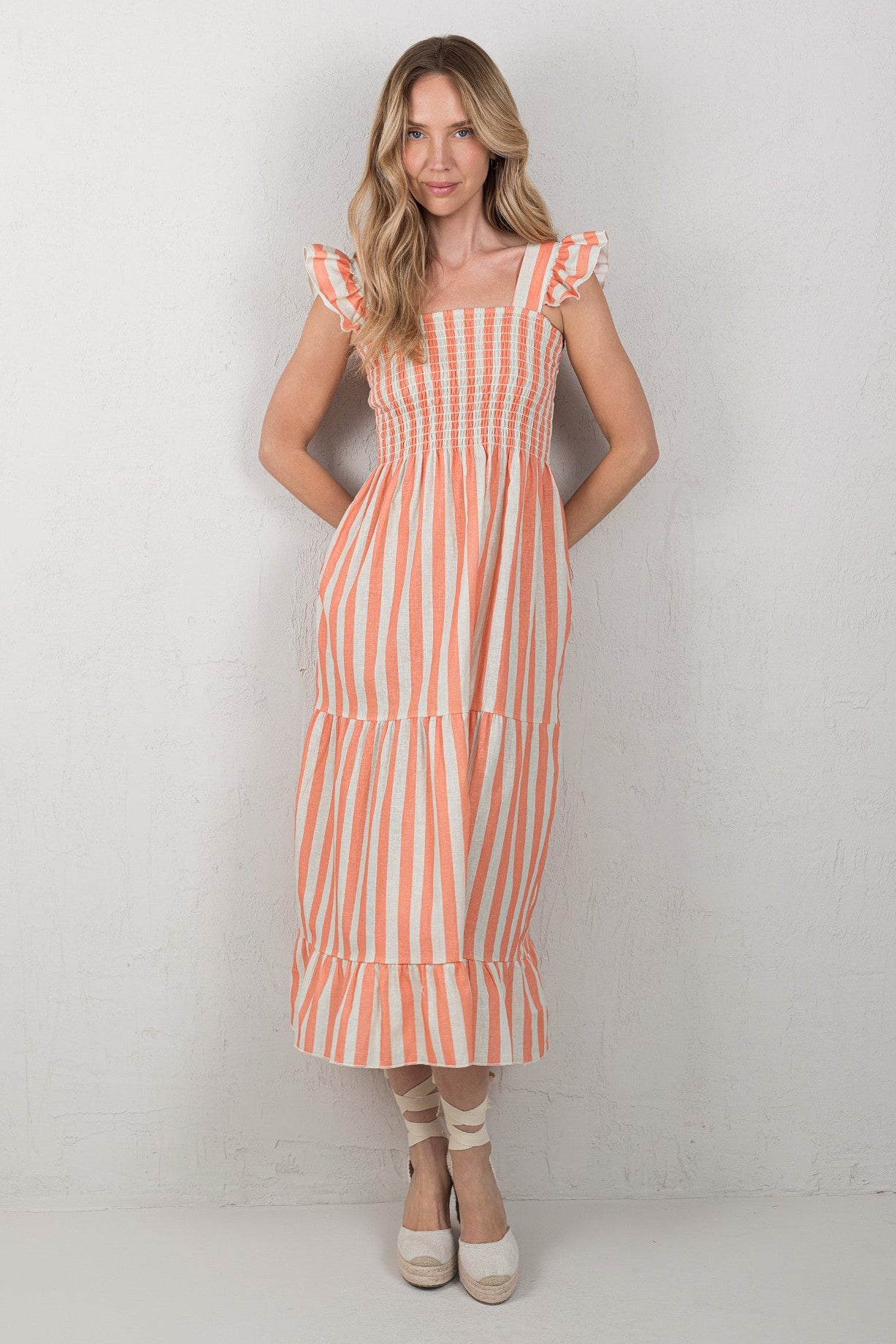 VESTIDO LÍA // LINO RAYAS CORAL