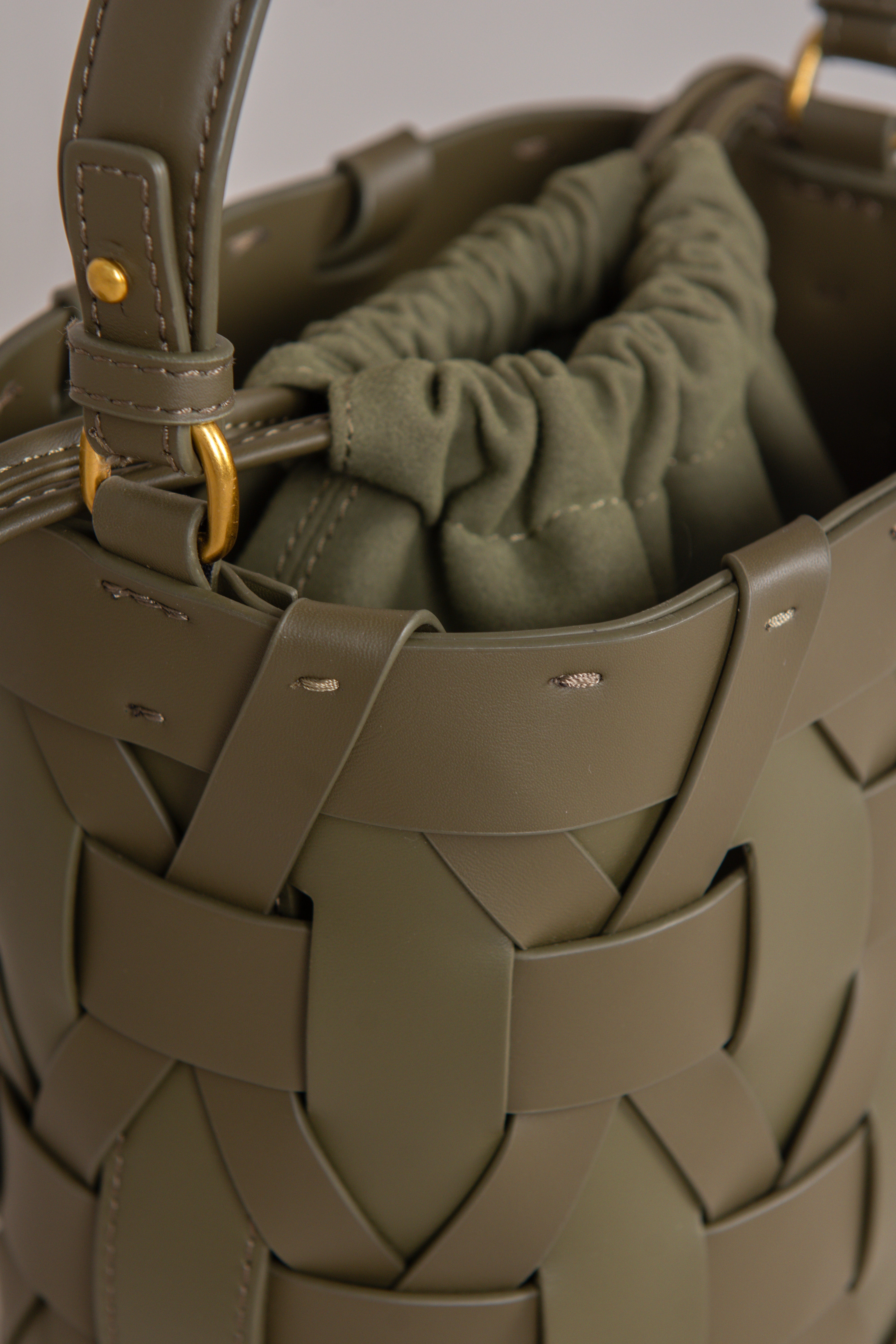 BOLSO ZOÉ // VERDE OLIVA