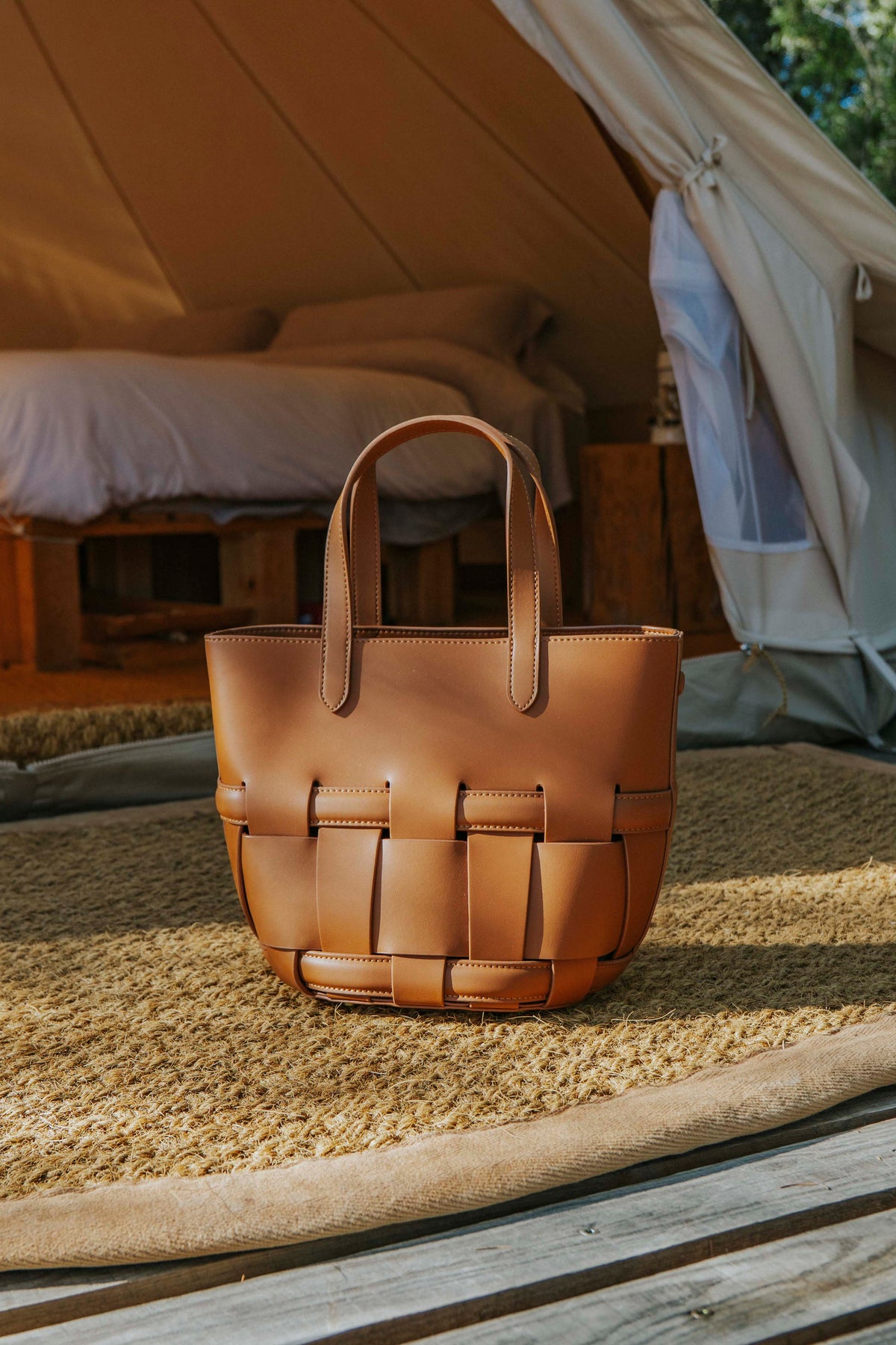 GRETA BAG // CAMEL