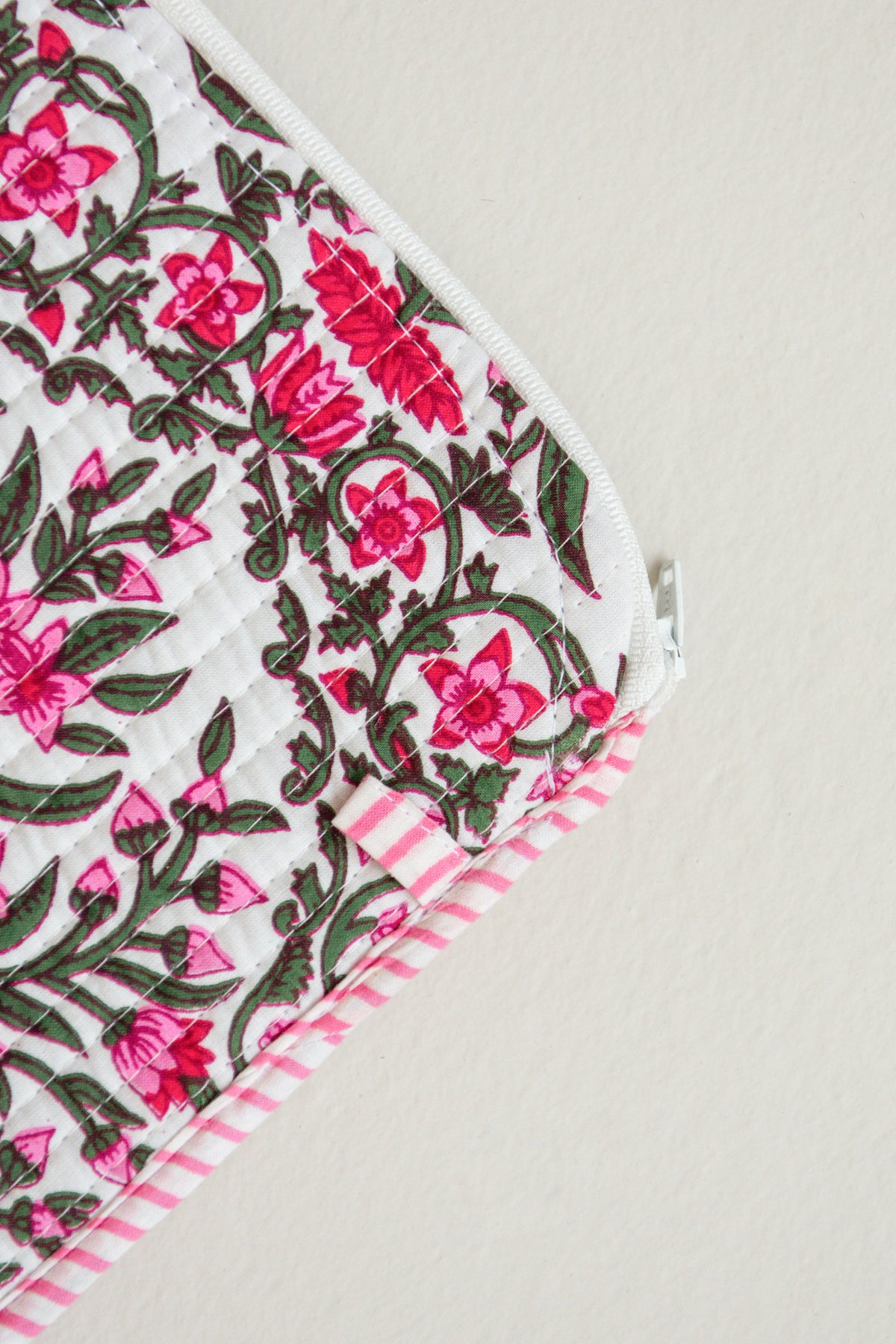 FUNDA ORDENADOR // FLORES ROSA