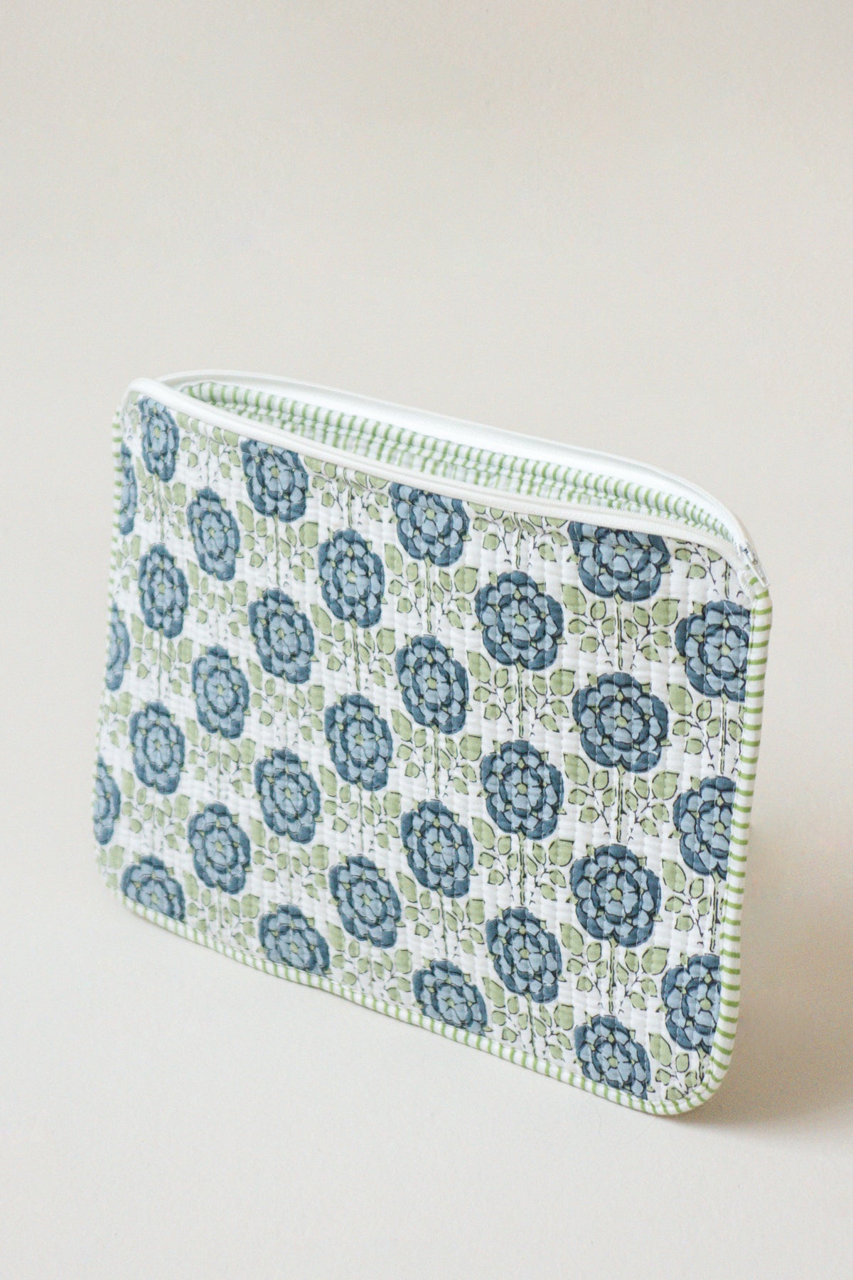FUNDA ORDENADOR // FLORES AZUL