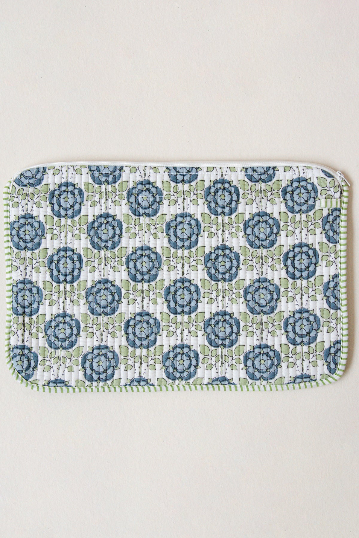 FUNDA ORDENADOR // FLORES AZUL