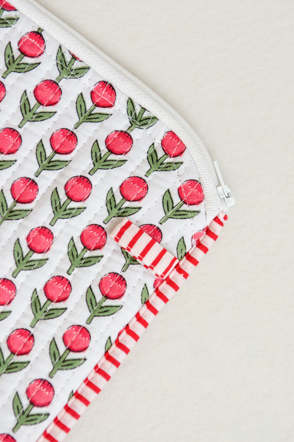 FUNDA ORDENADOR FLORES MINI ROJO