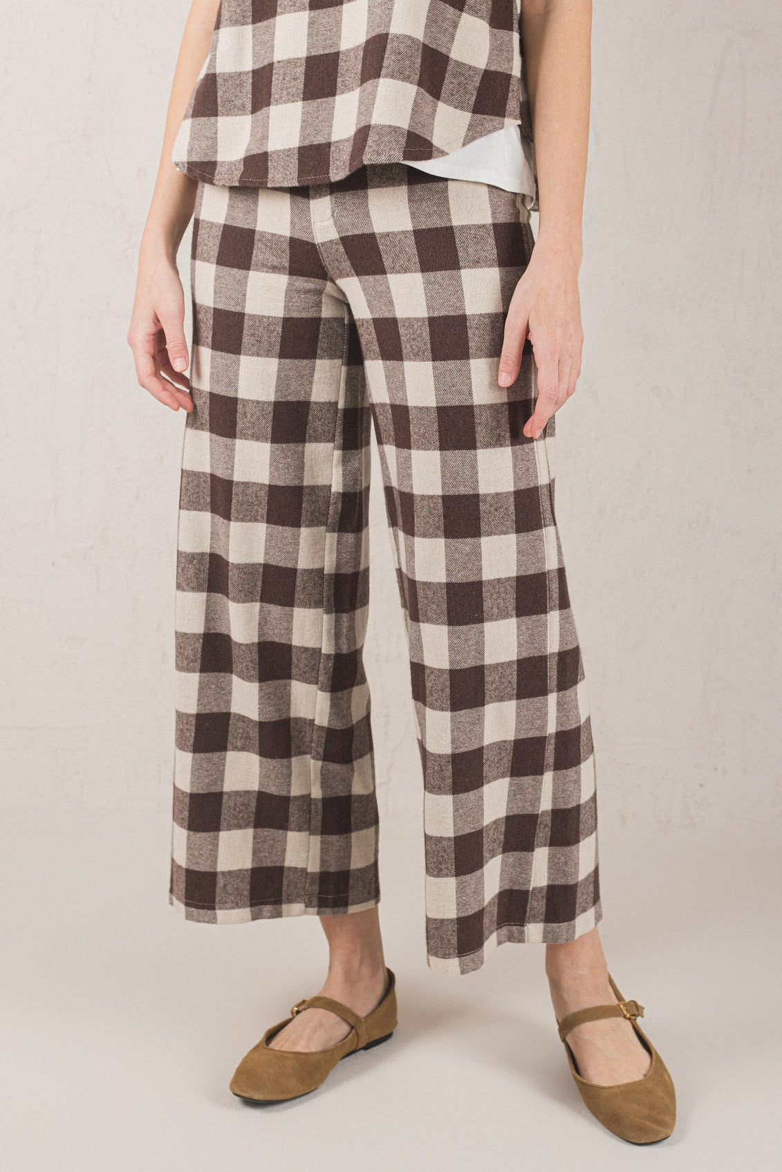 PANTALÓN GABRIELA // CUADROS MARRÓN // ON DEMAND