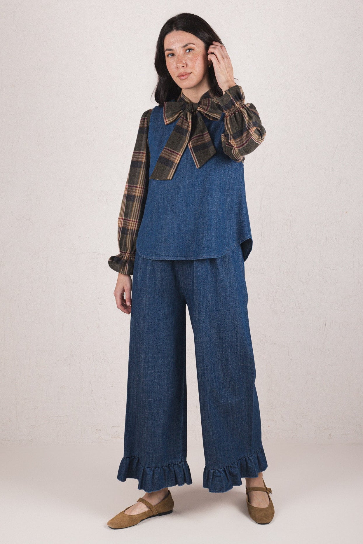 VICTORIA VEST // MEDIUM DENIM