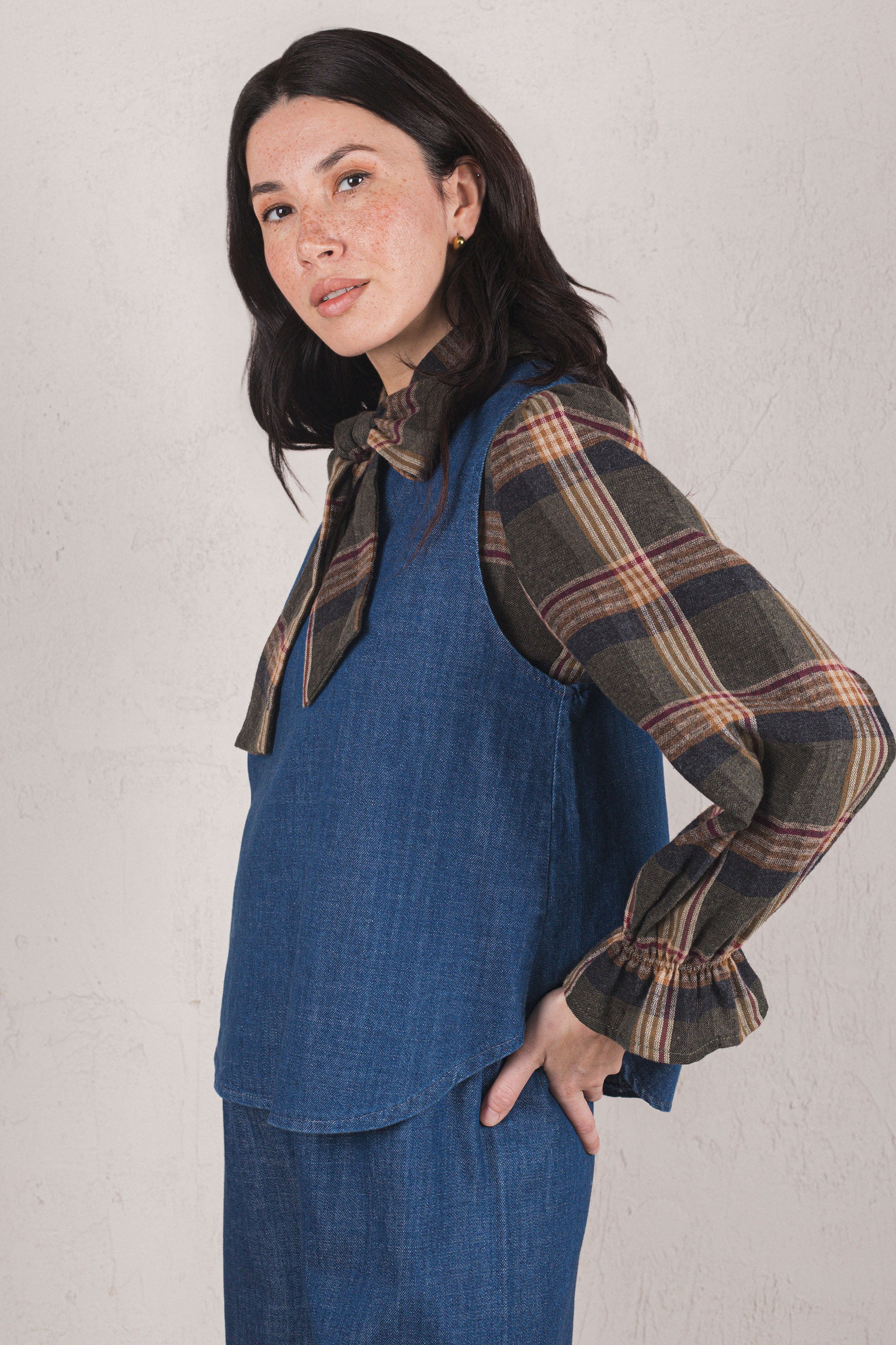 VICTORIA VEST // MEDIUM DENIM