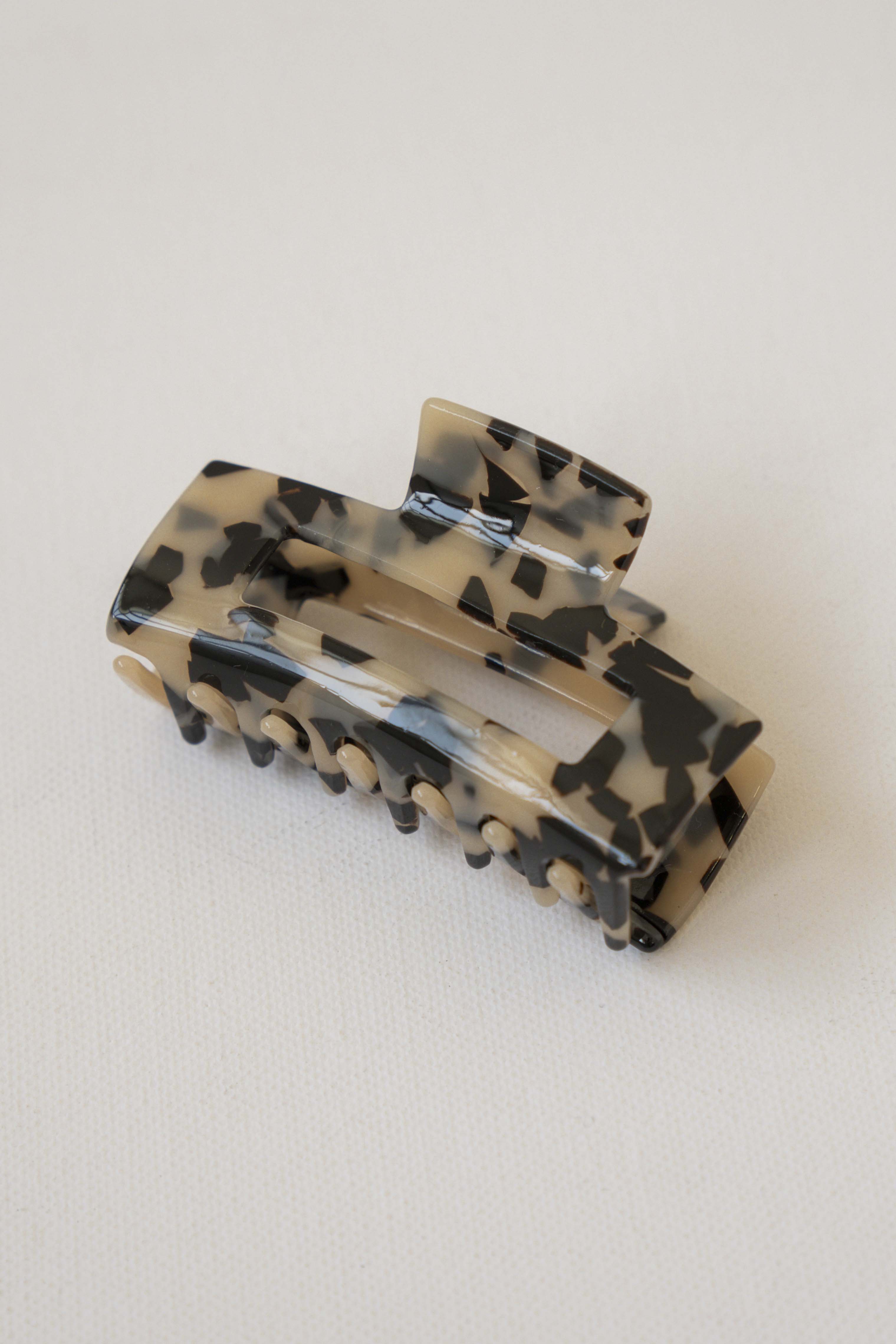 PINZA ÁMBAR GRANDE