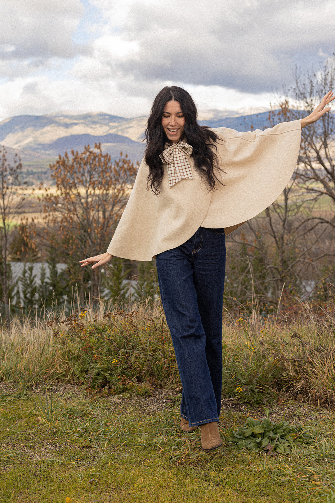 CAROLINA CAPE // BEIGE