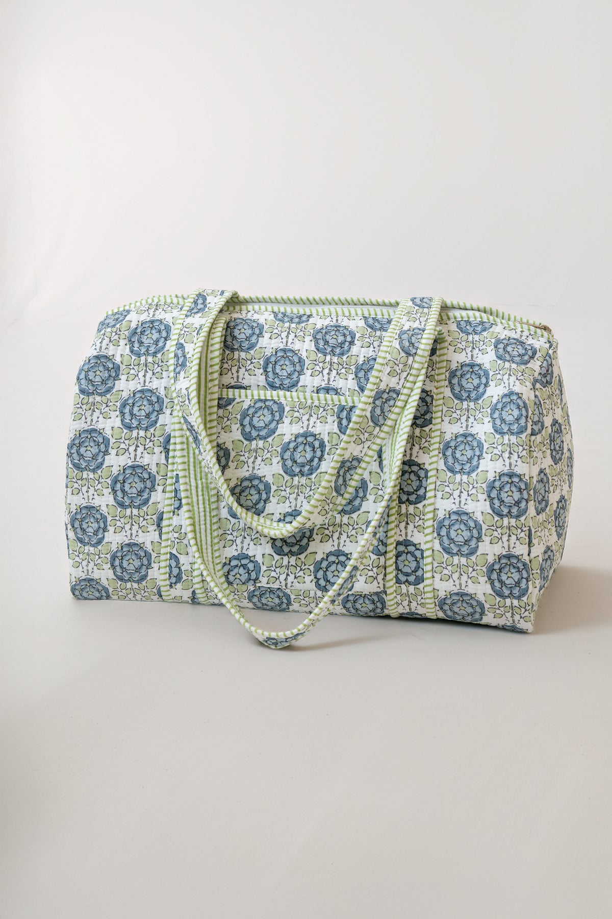 BOLSO DEPORTE // FLORES AZUL