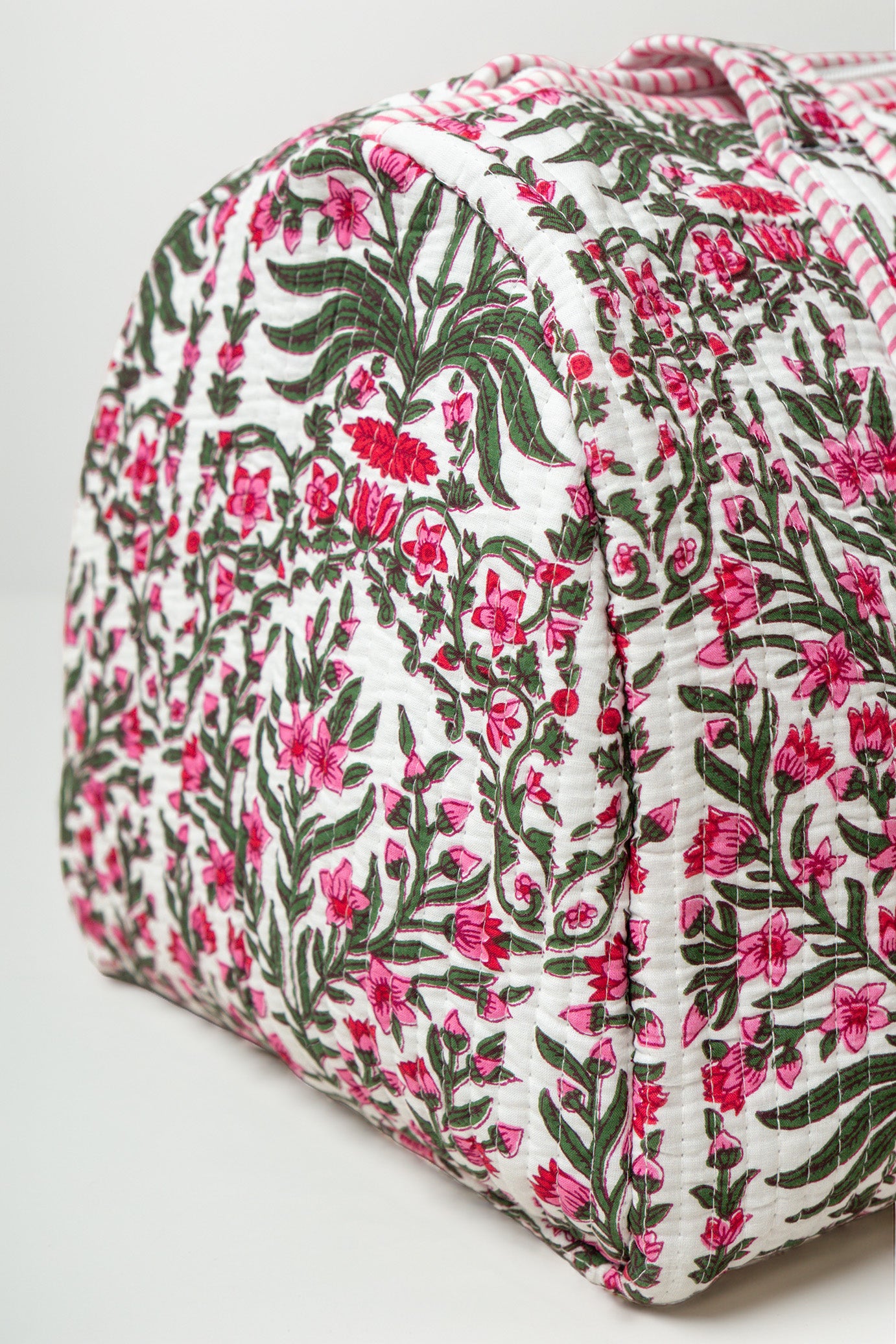 PINK FLOWERS SPORTS BAG