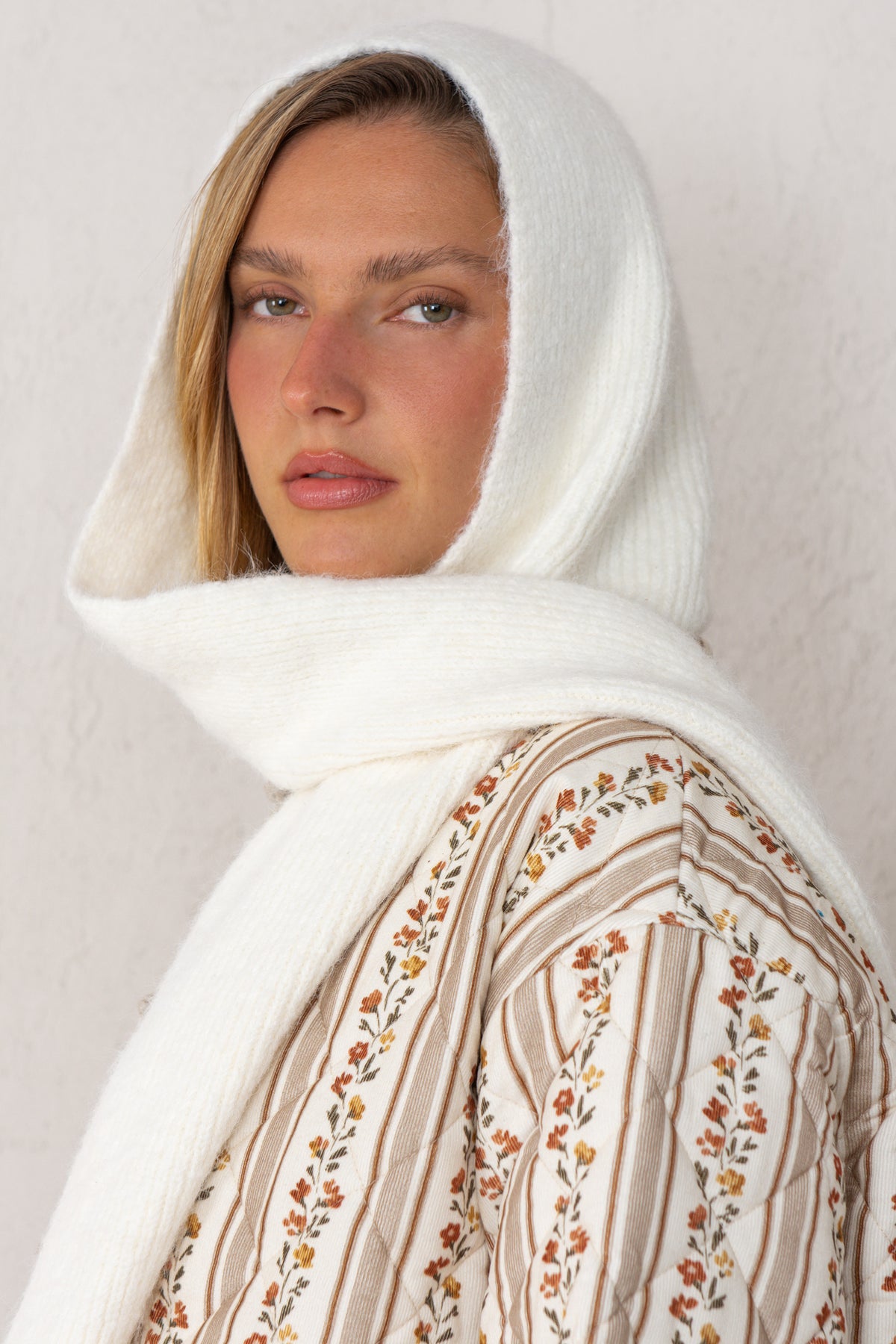BUFANDA CAPUCHA // CRUDO