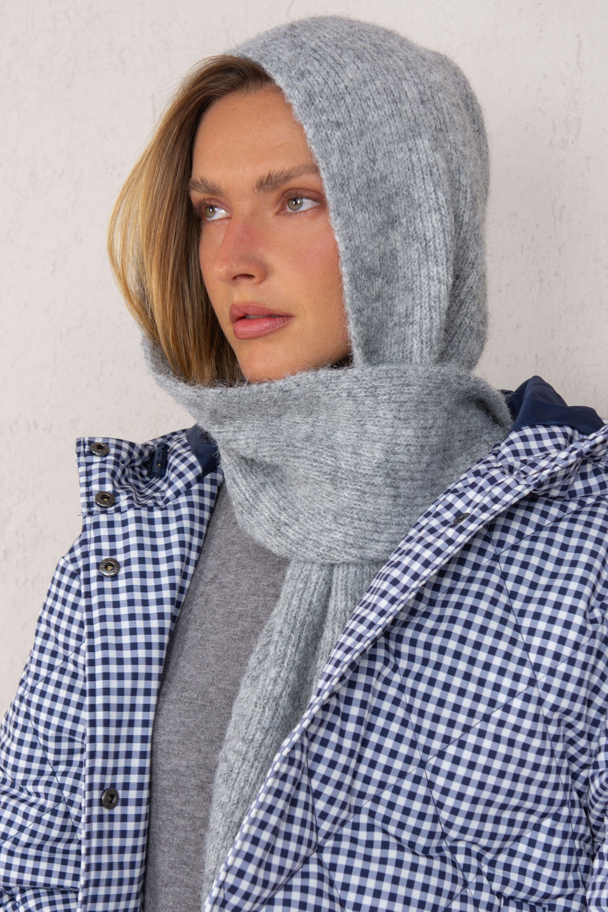 BUFANDA CAPUCHA // GRIS