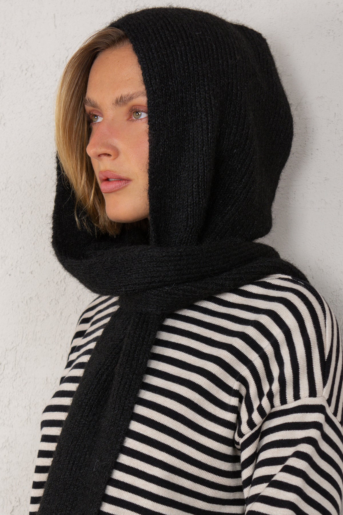 BUFANDA CAPUCHA // NEGRO