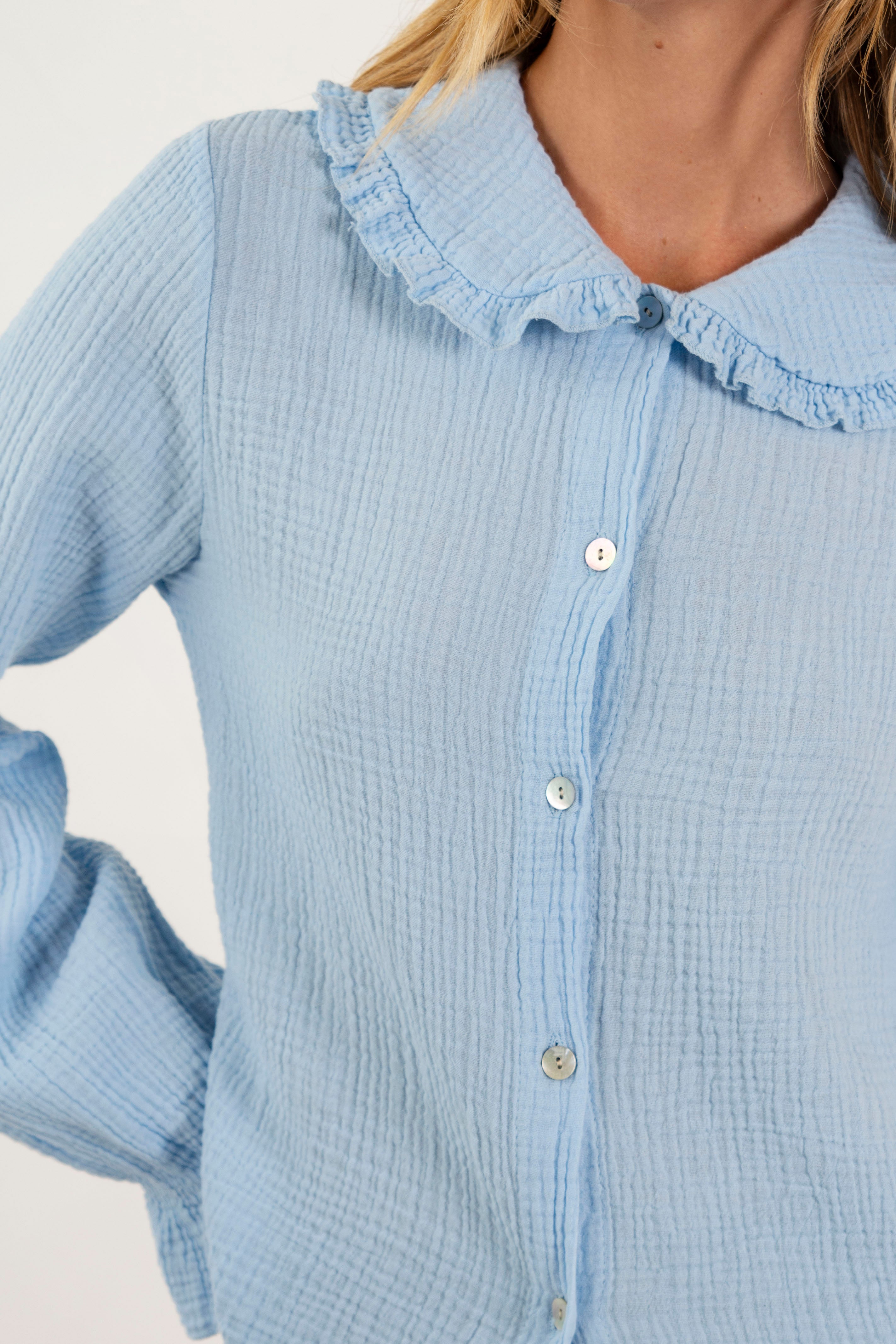 LAURA SHIRT // LIGHT BLUE