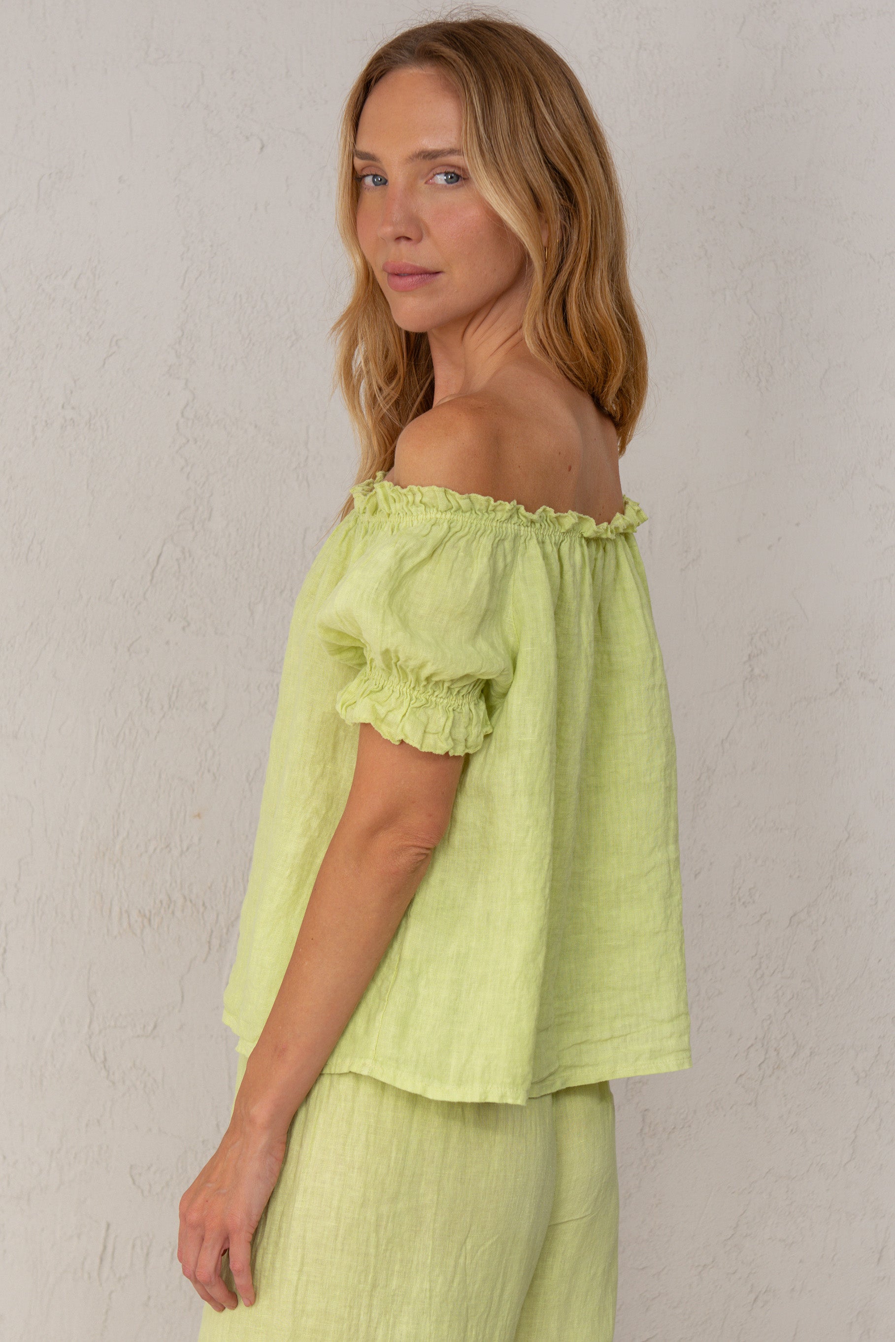 CAMISA CLAUDIA // LINO VERDE CLARO // ON DEMAND