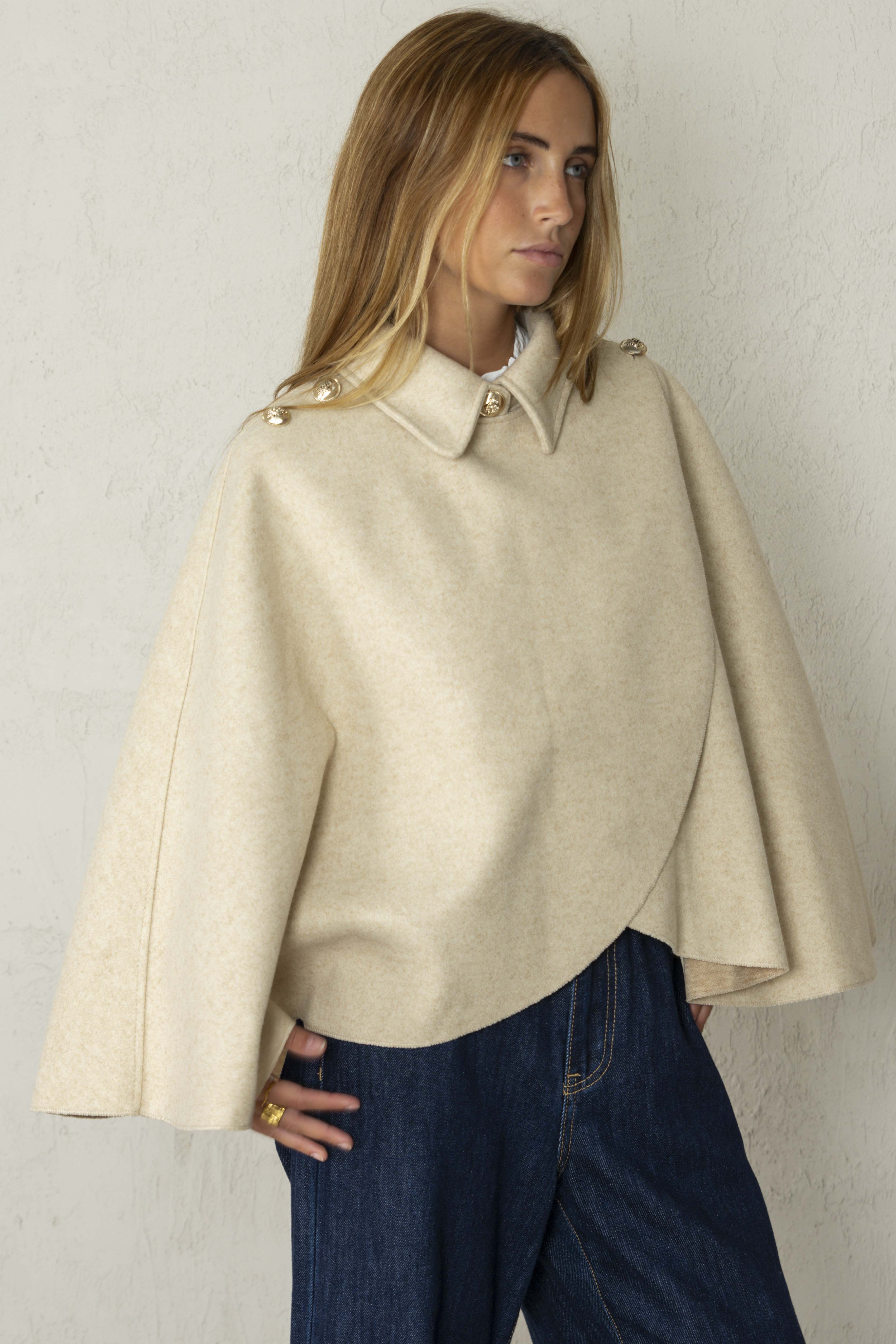 CAROLINA CAPE // BEIGE
