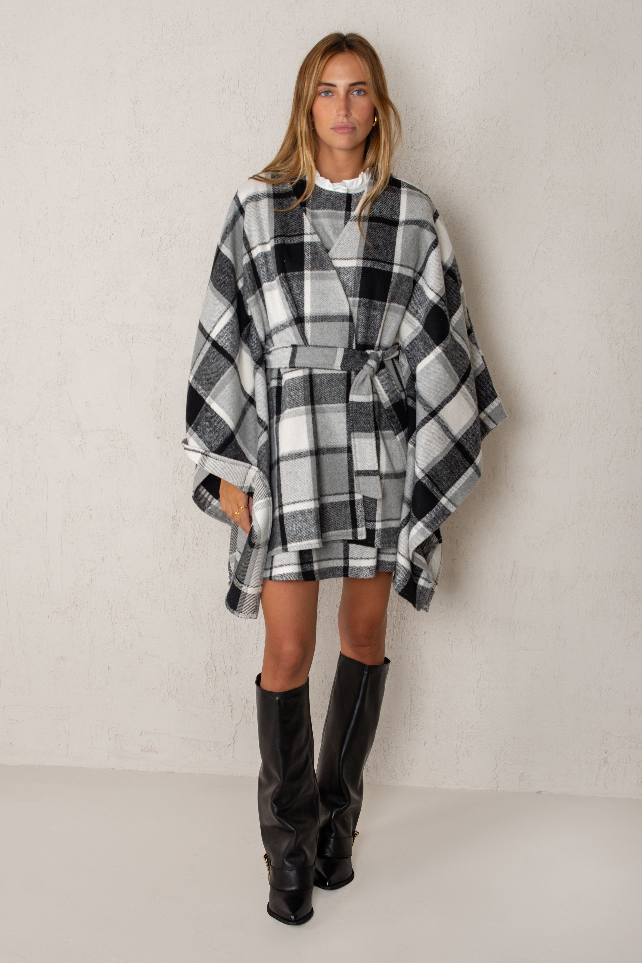 CAPA GABRIELLA // NEGRO