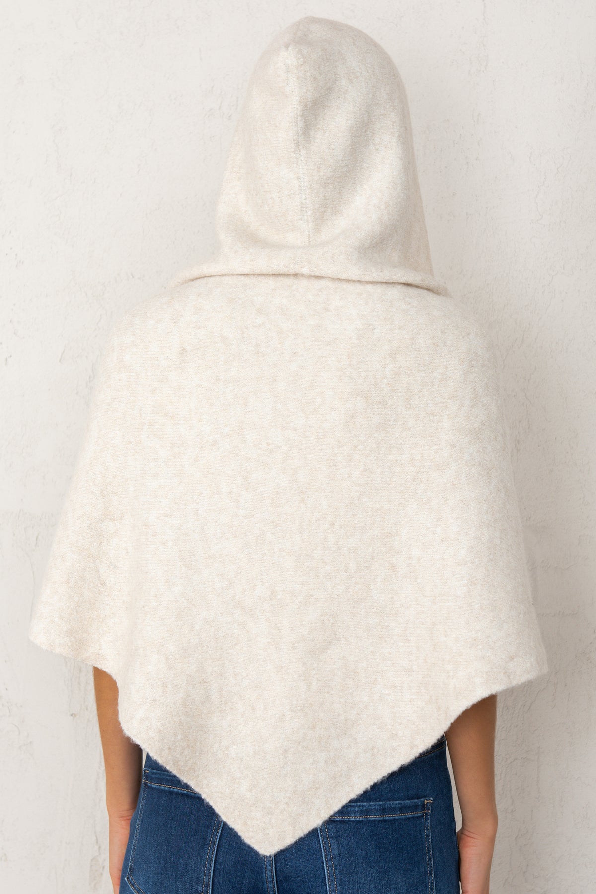 CAPA CAPUCHA // CRUDO