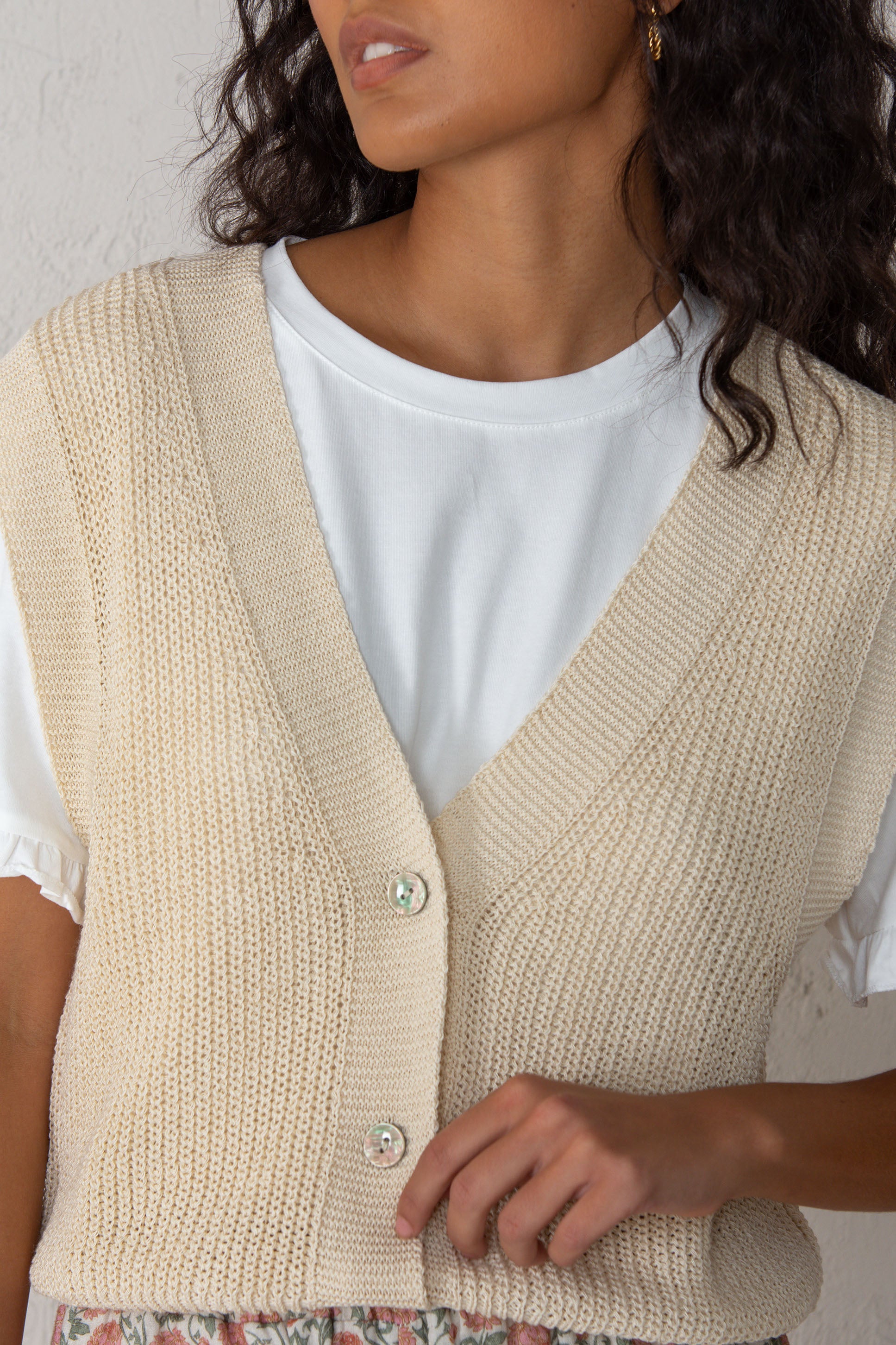 CHALECO // CLAUDIA BEIGE