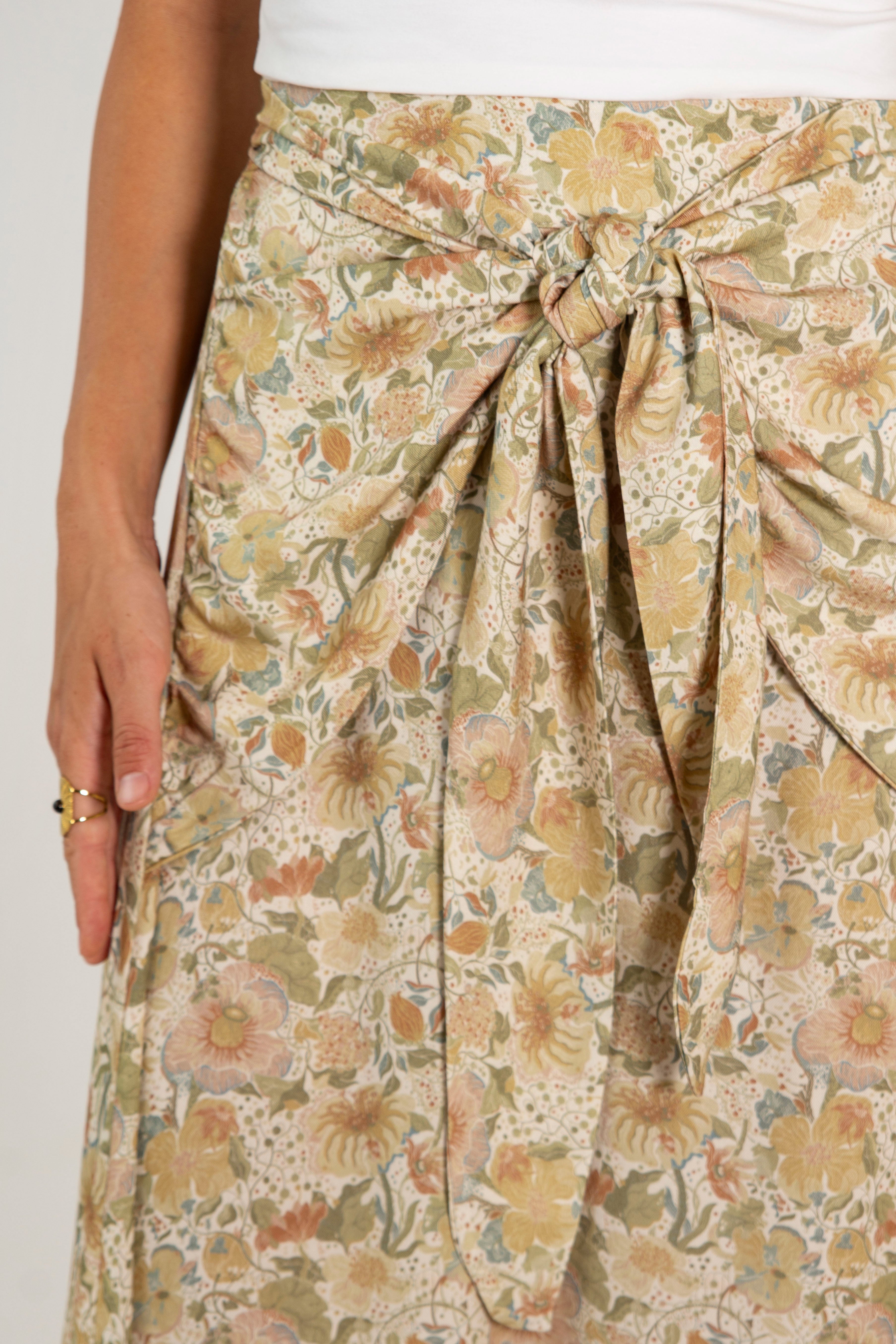 CATALINA SKIRT // GREEN FLOWERS