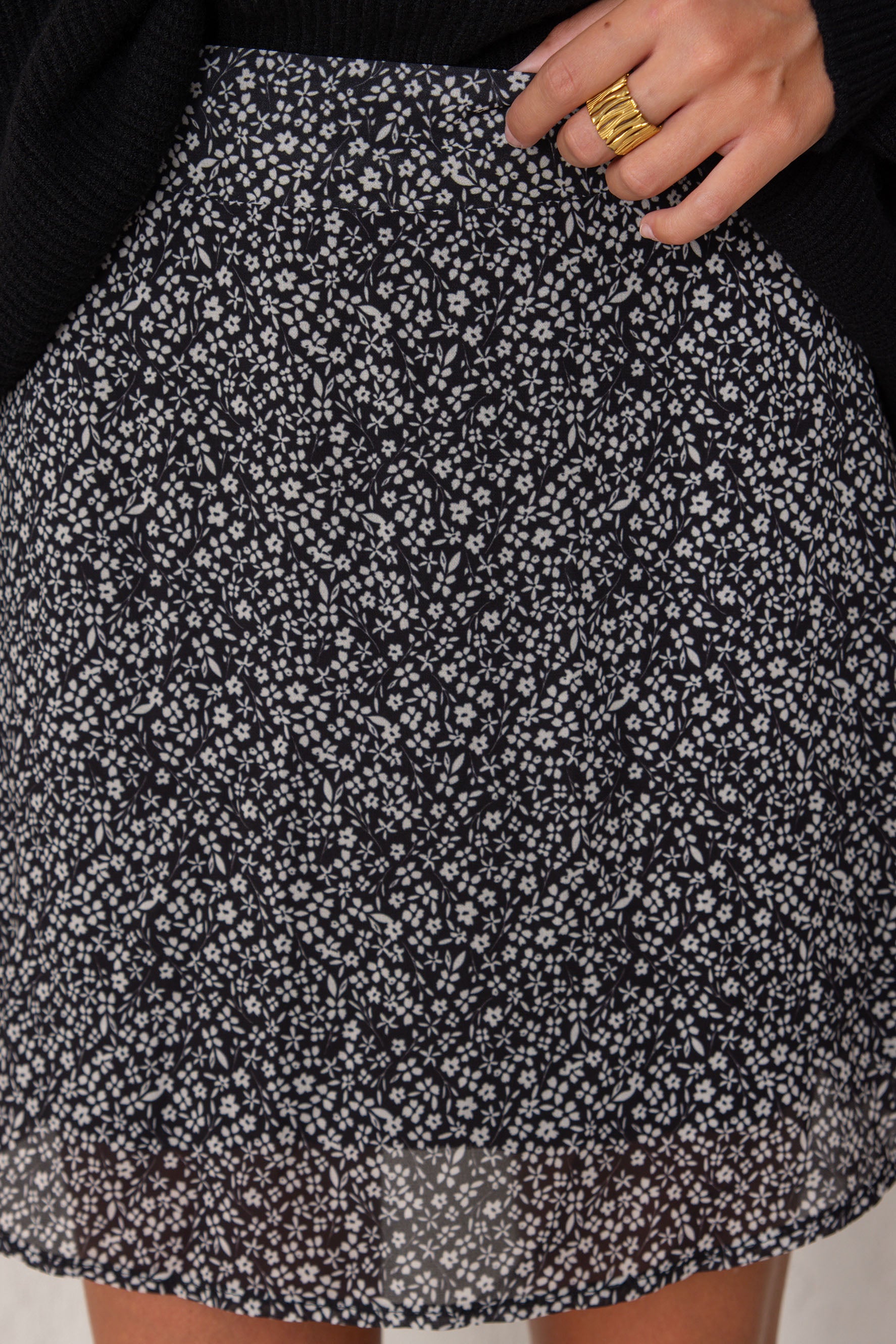 MIA SKIRT // BLACK FLOWERS