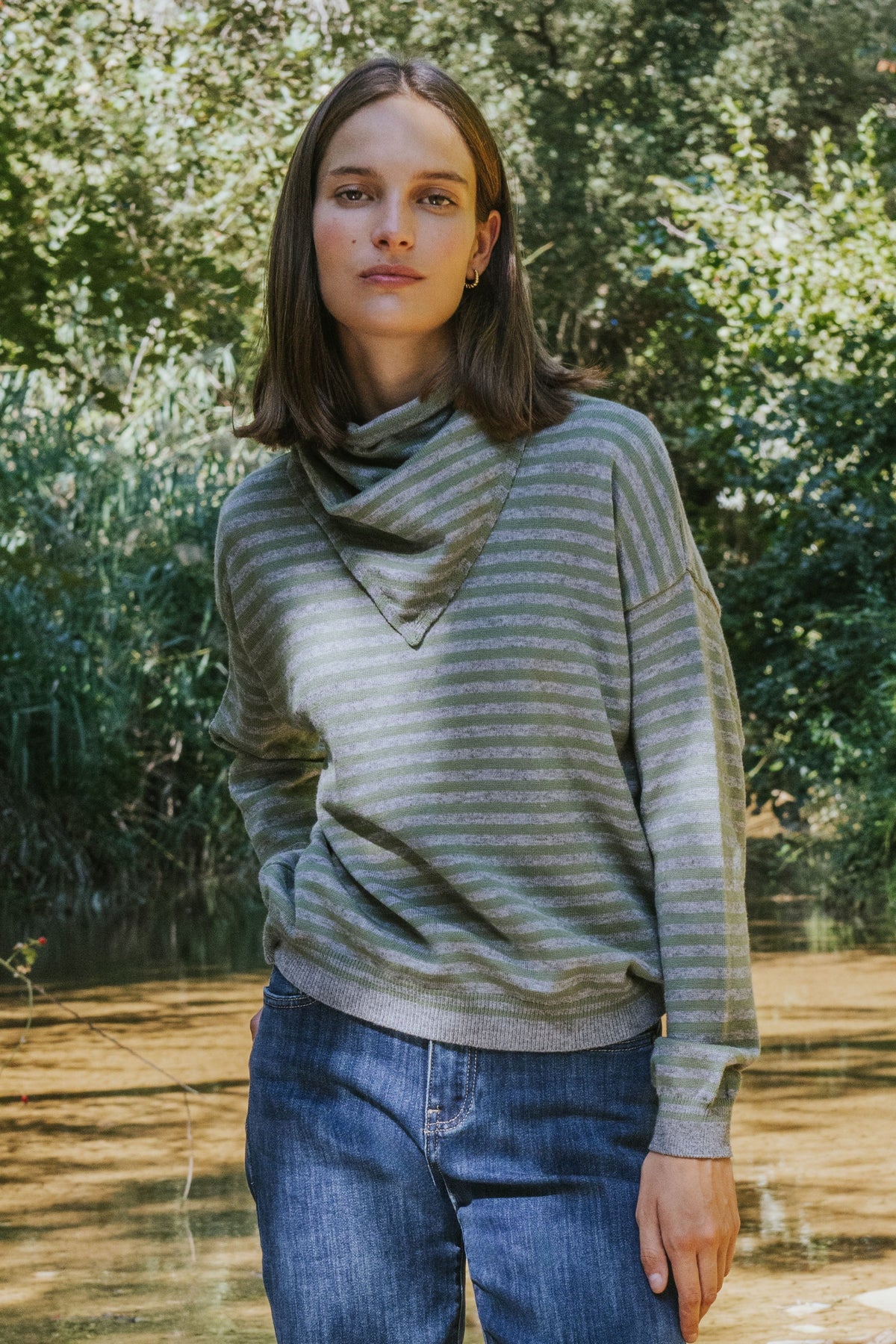 BUFANDA TRIANGULAR // RAYAS VERDE