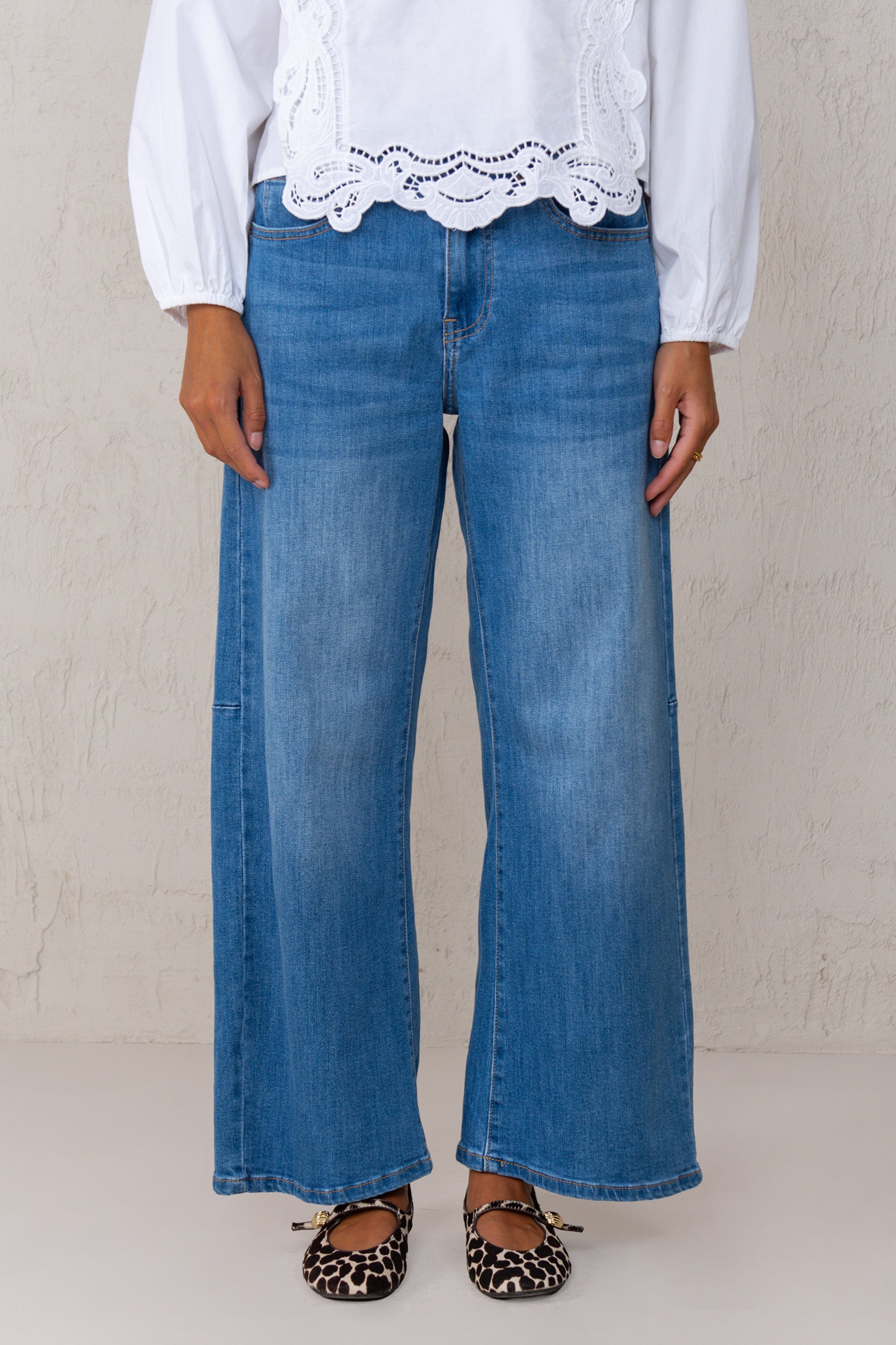 PATRICIA JEANS // MEDIUM DENIM