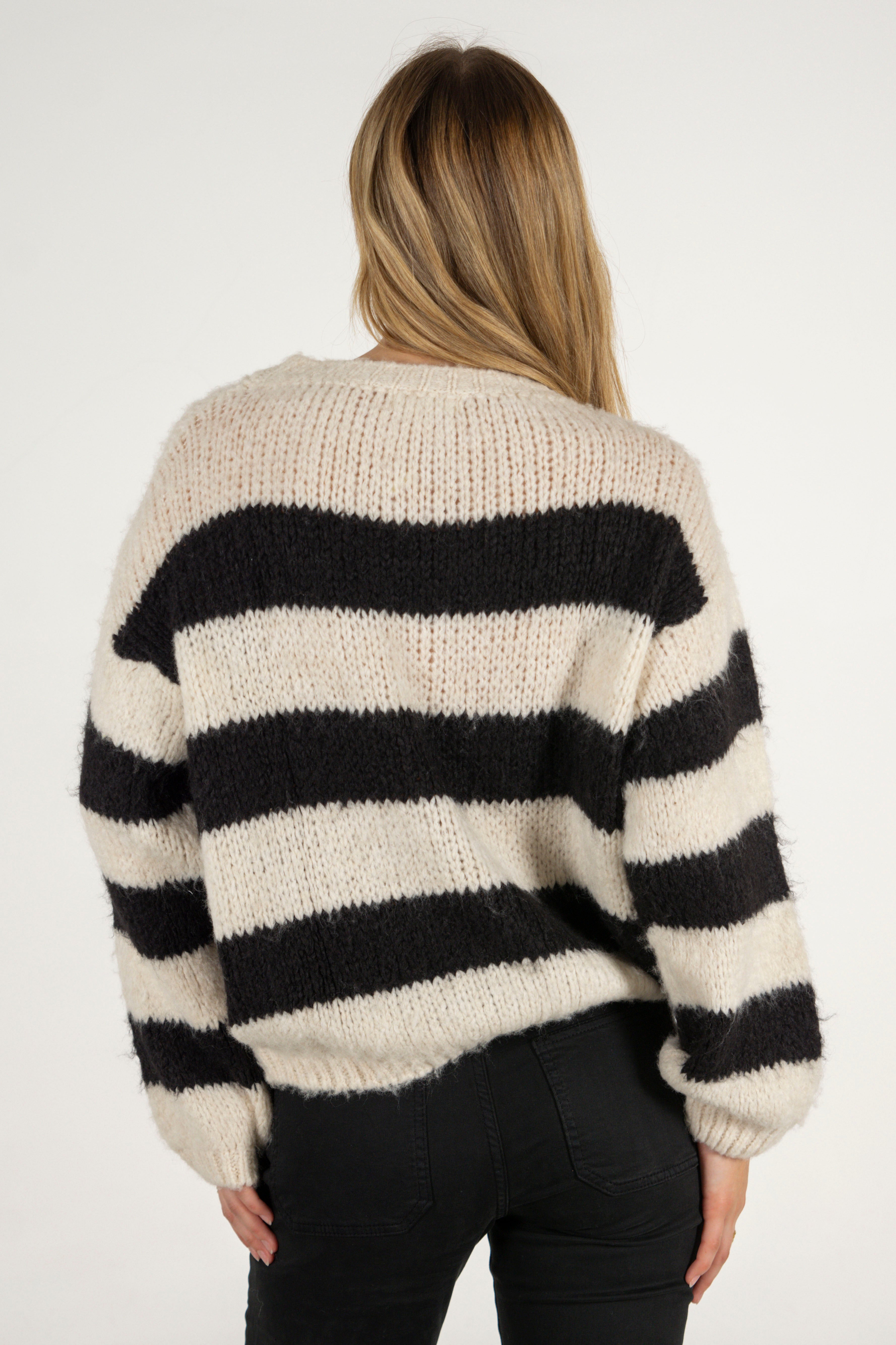 SARA SWEATER // BLACK