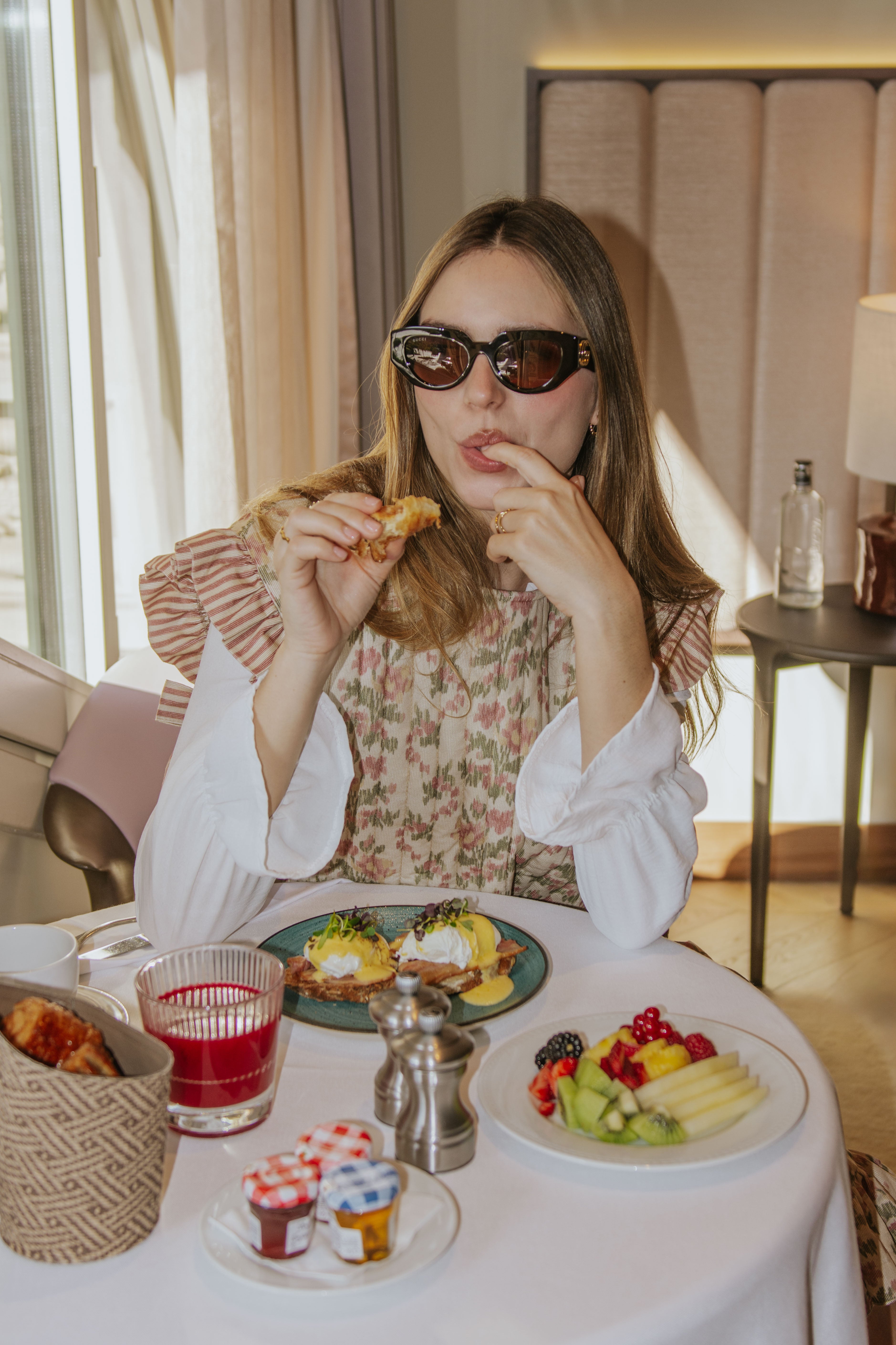 CHALECO ABRIL // FLORES ROSA