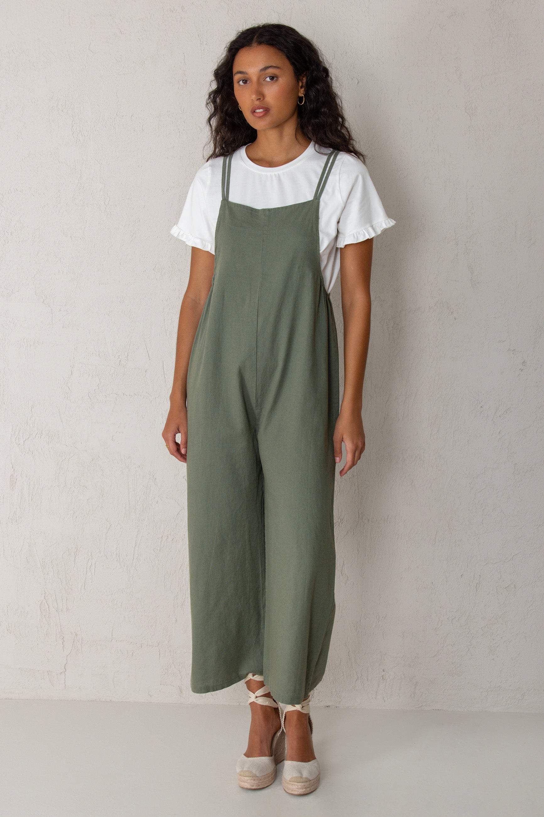 PAZ JUMPSUIT // GREEN LINEN