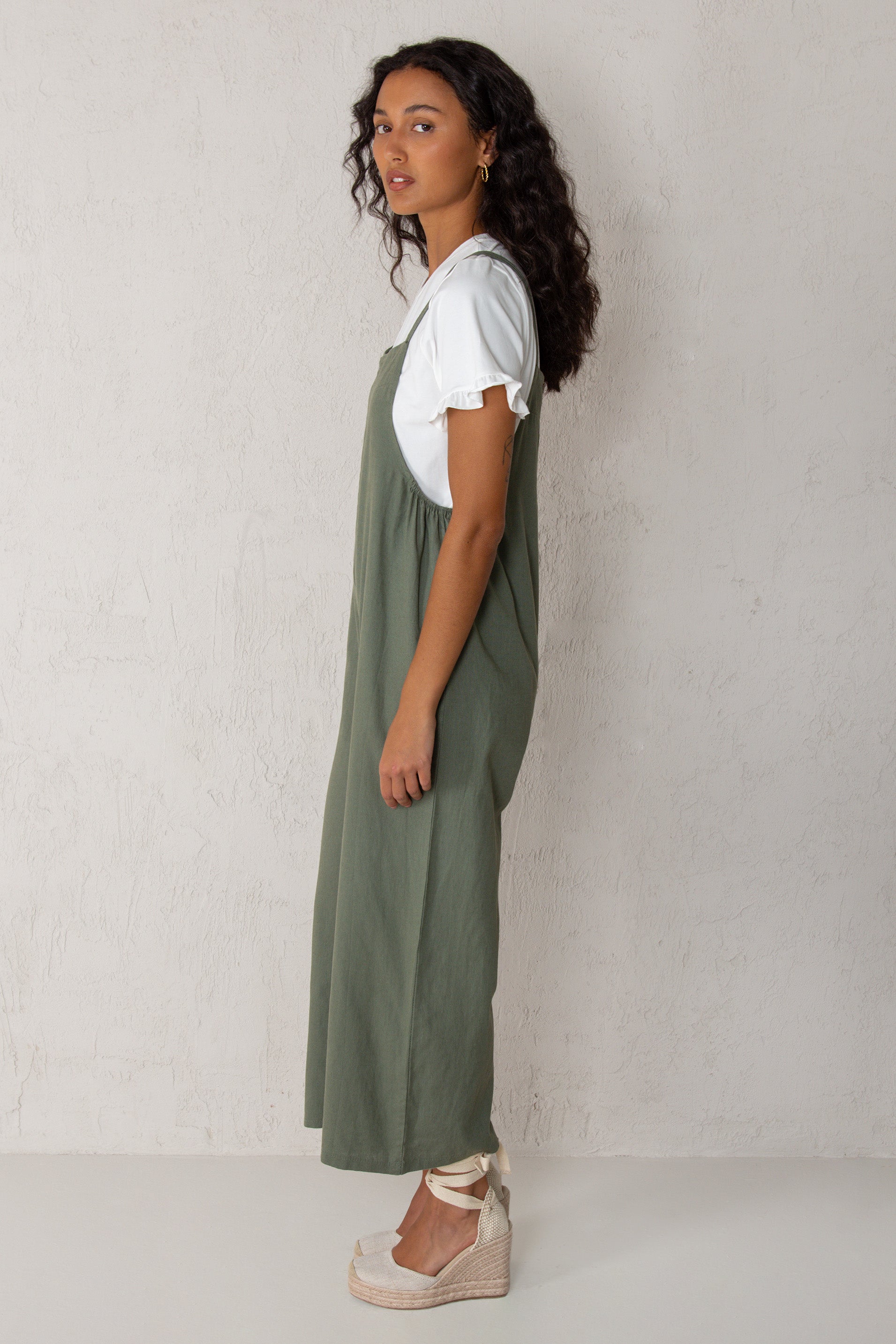 PAZ JUMPSUIT // GREEN LINEN