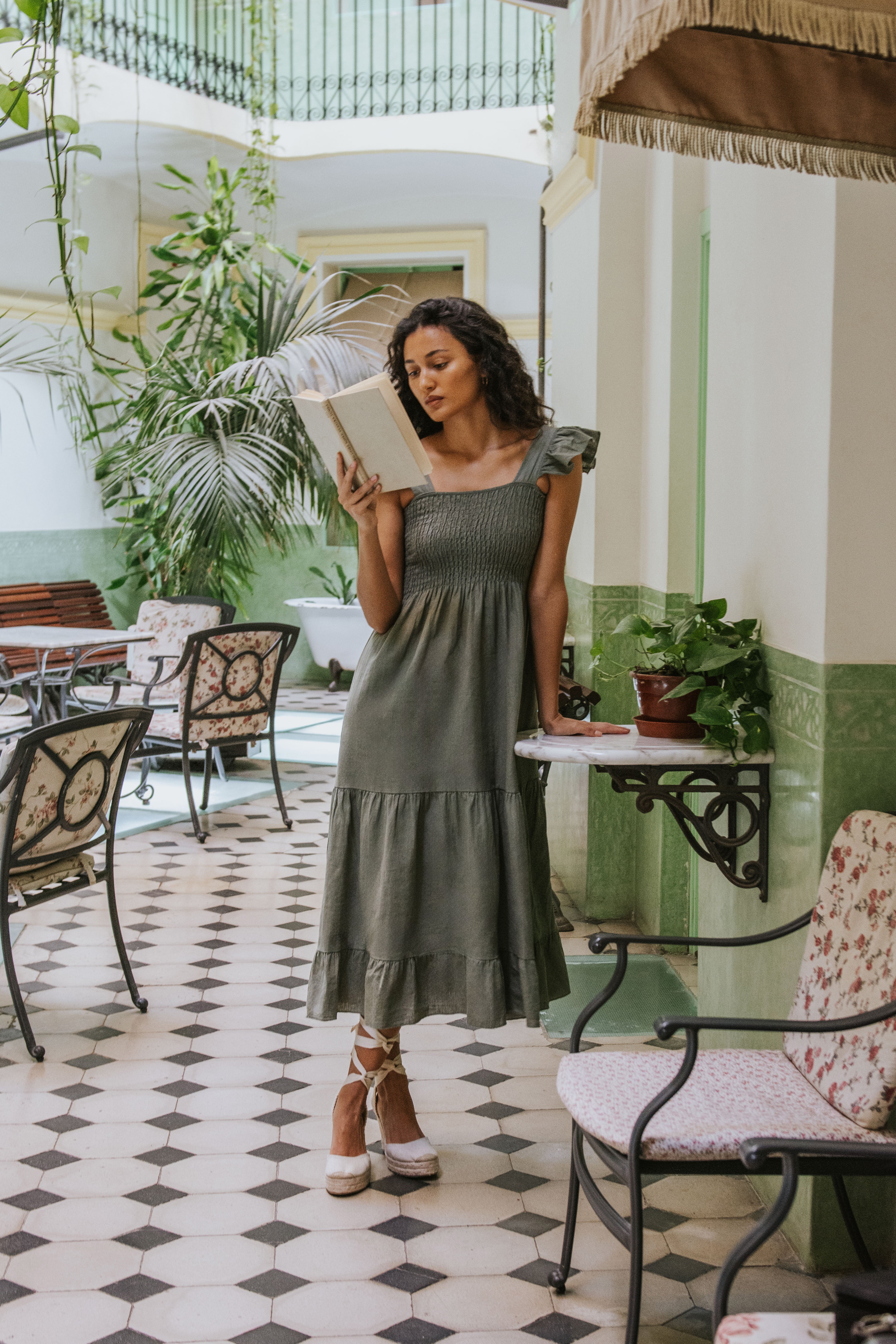LÍA DRESS // GREEN LINEN