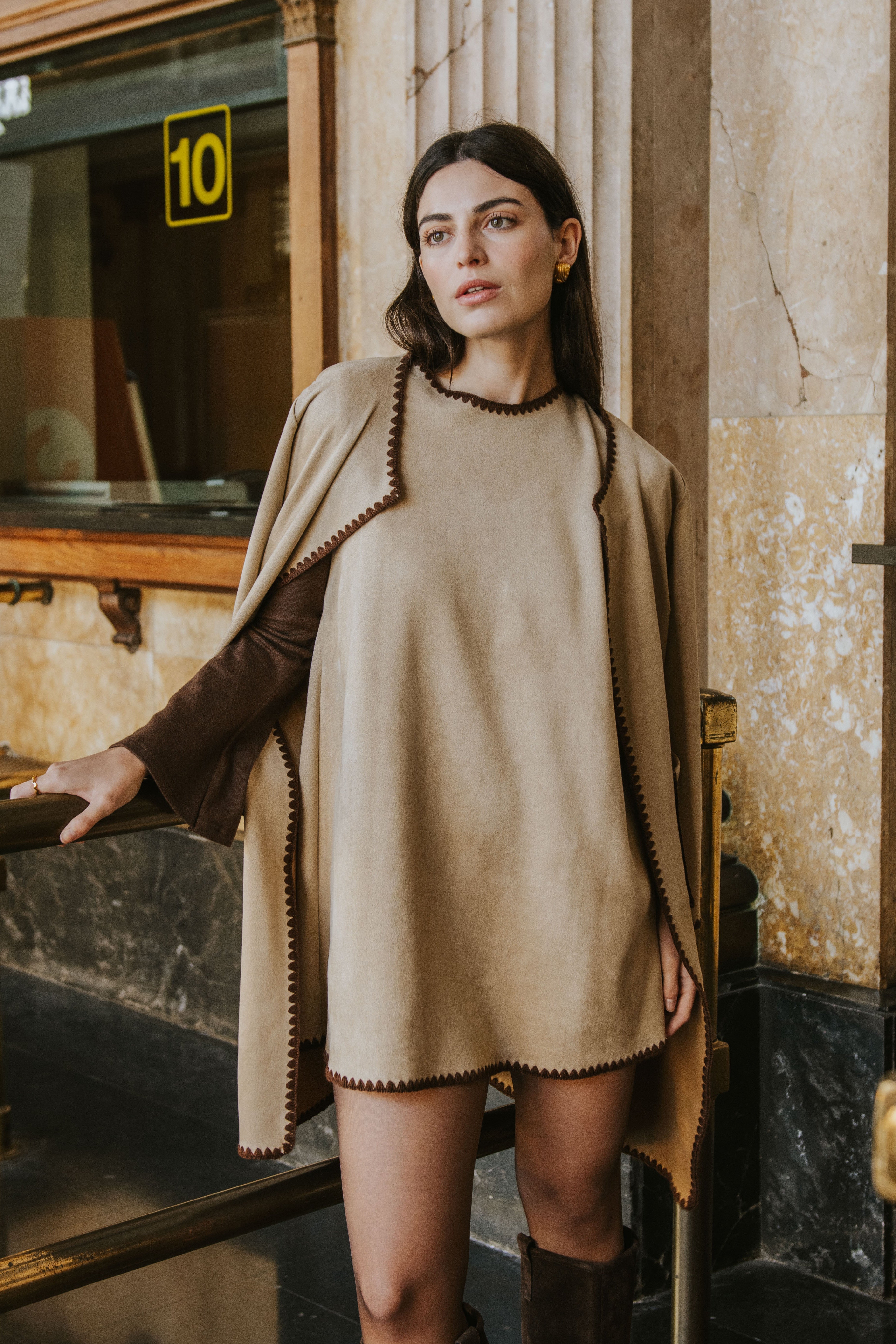 VESTIDO GALA // BEIGE