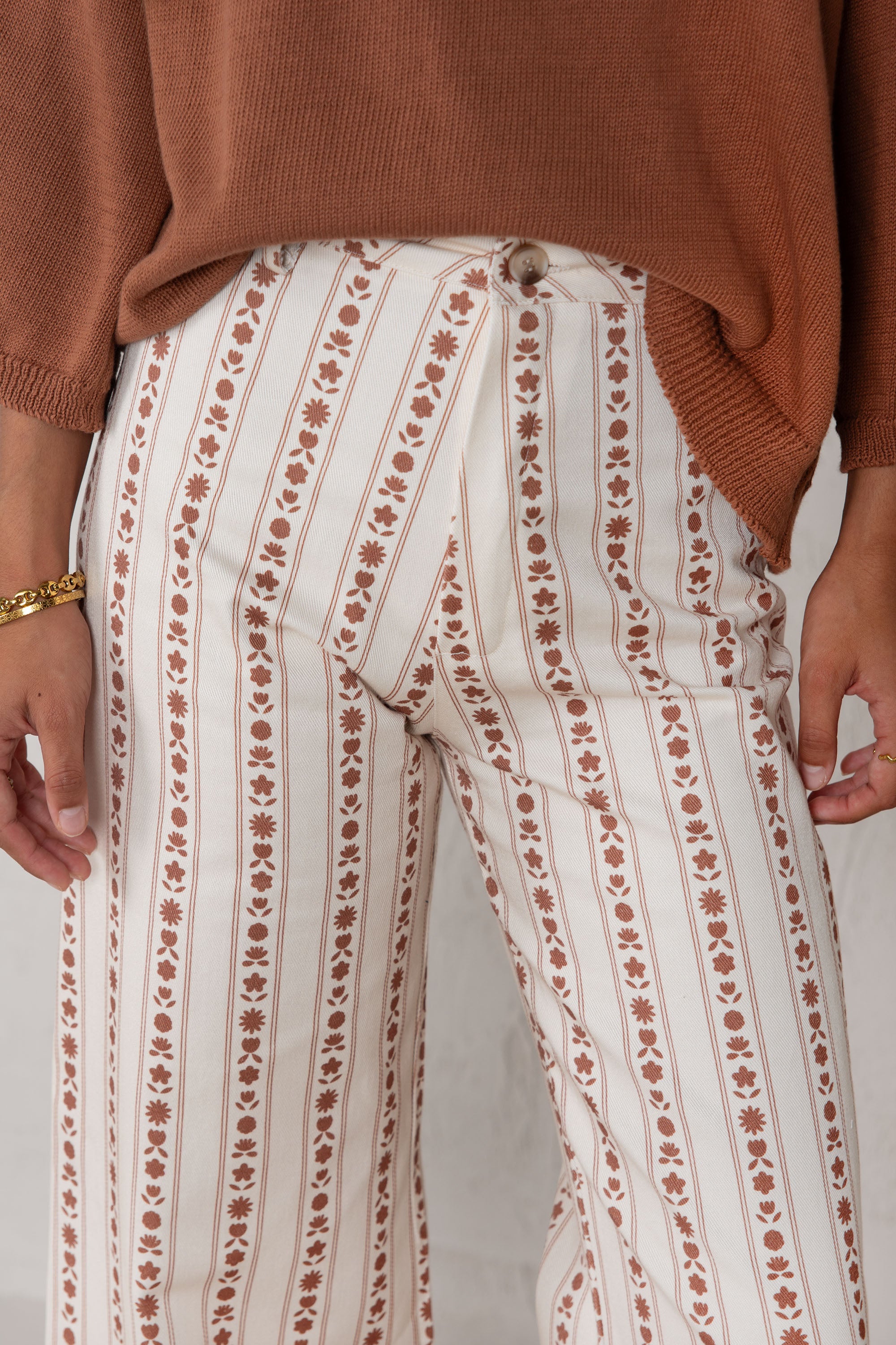 PANTALÓN PAULA // FLORES TEJA