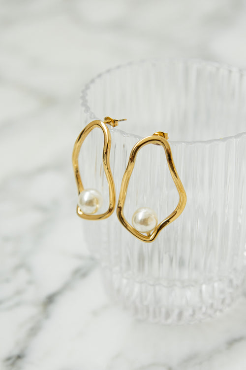 ABSTRACT PEARL EARRINGS image 1