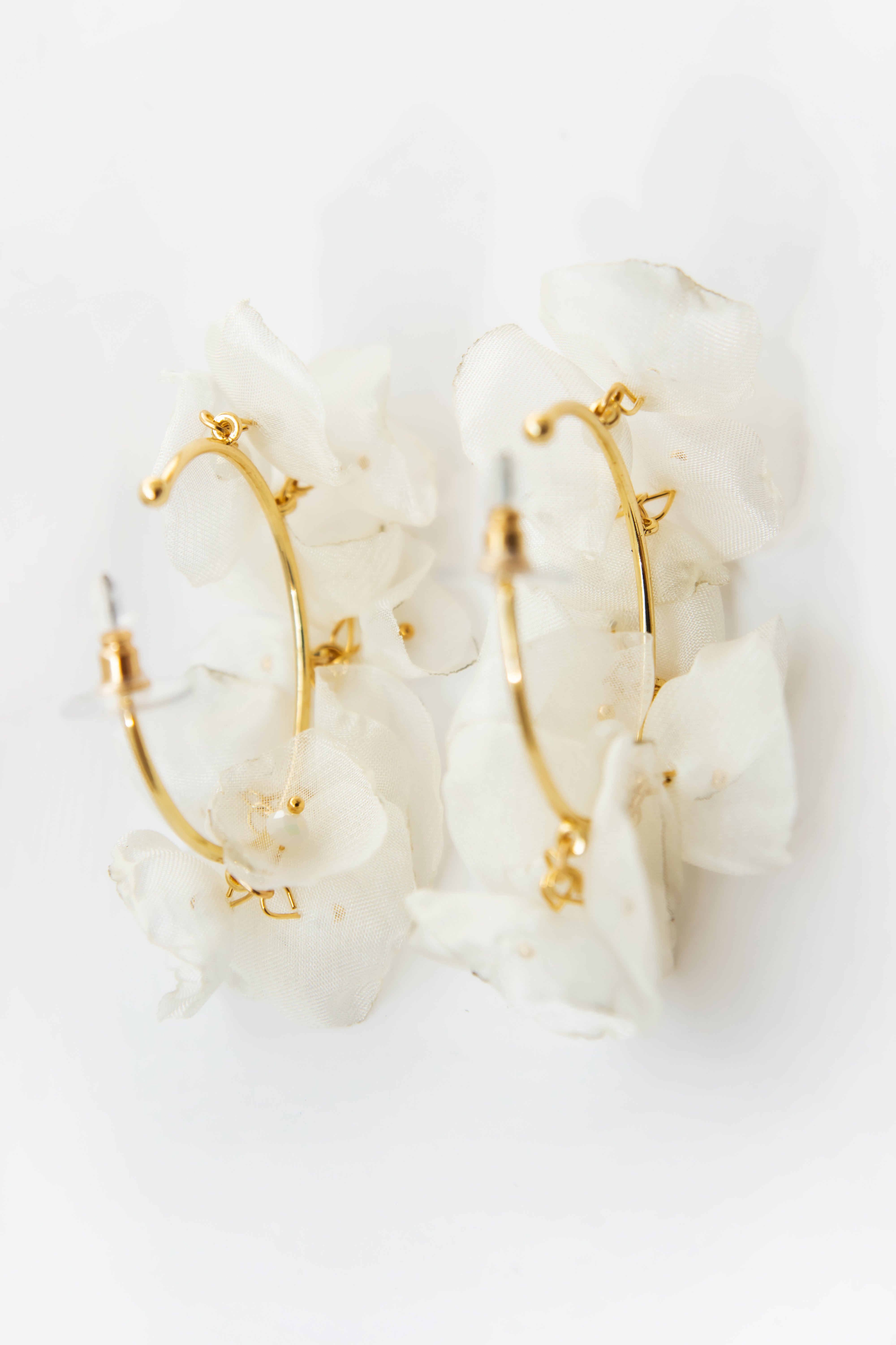 PETAL EARRINGS // WHITE