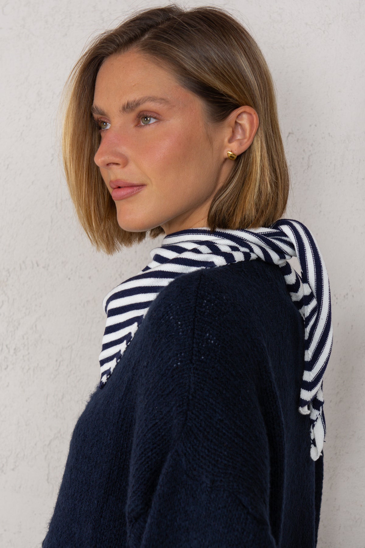 BUFANDA TRIANGULAR // RAYAS NAVY