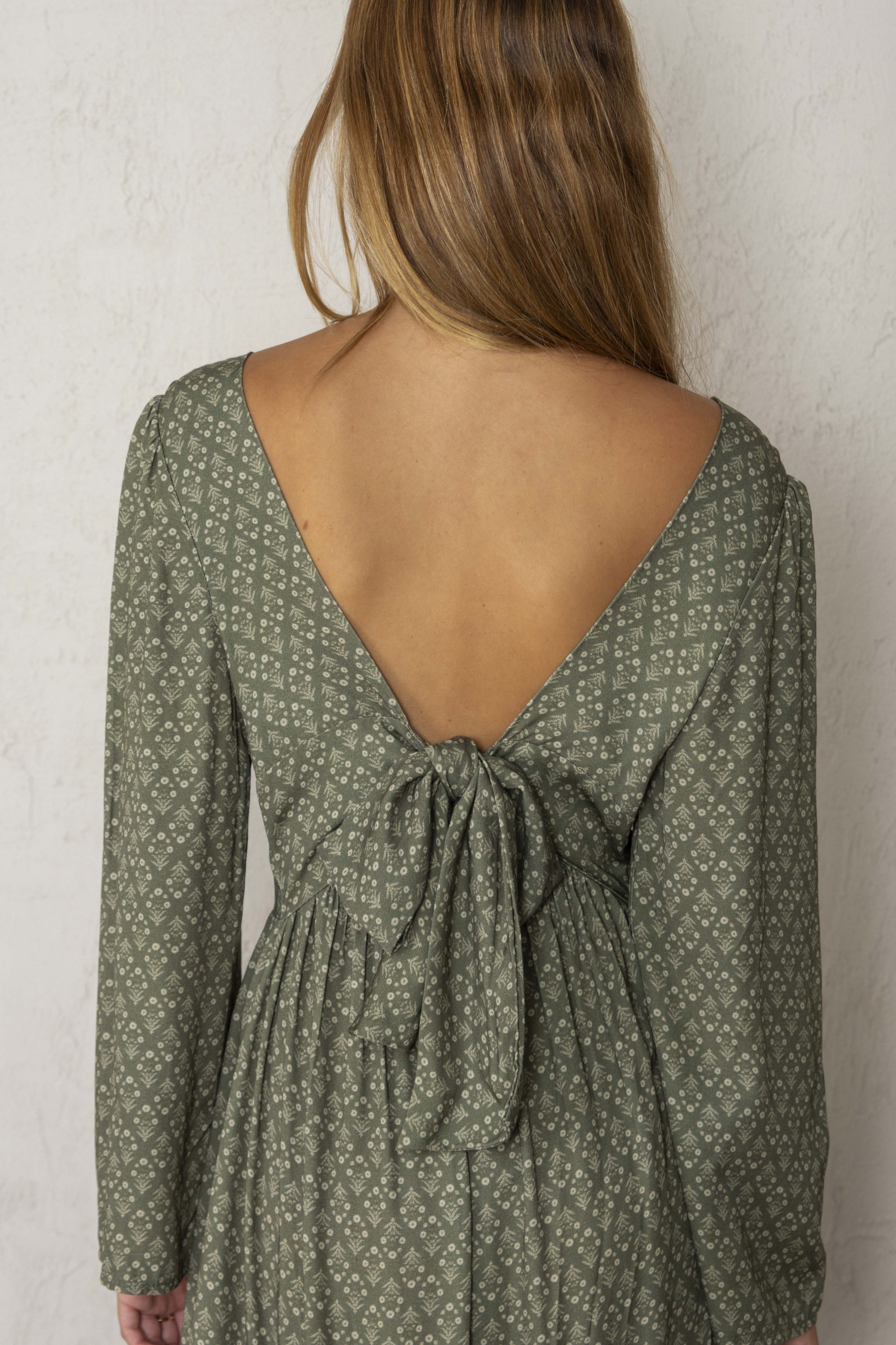 VESTIDO ALEJANDRA // FLORES VERDE