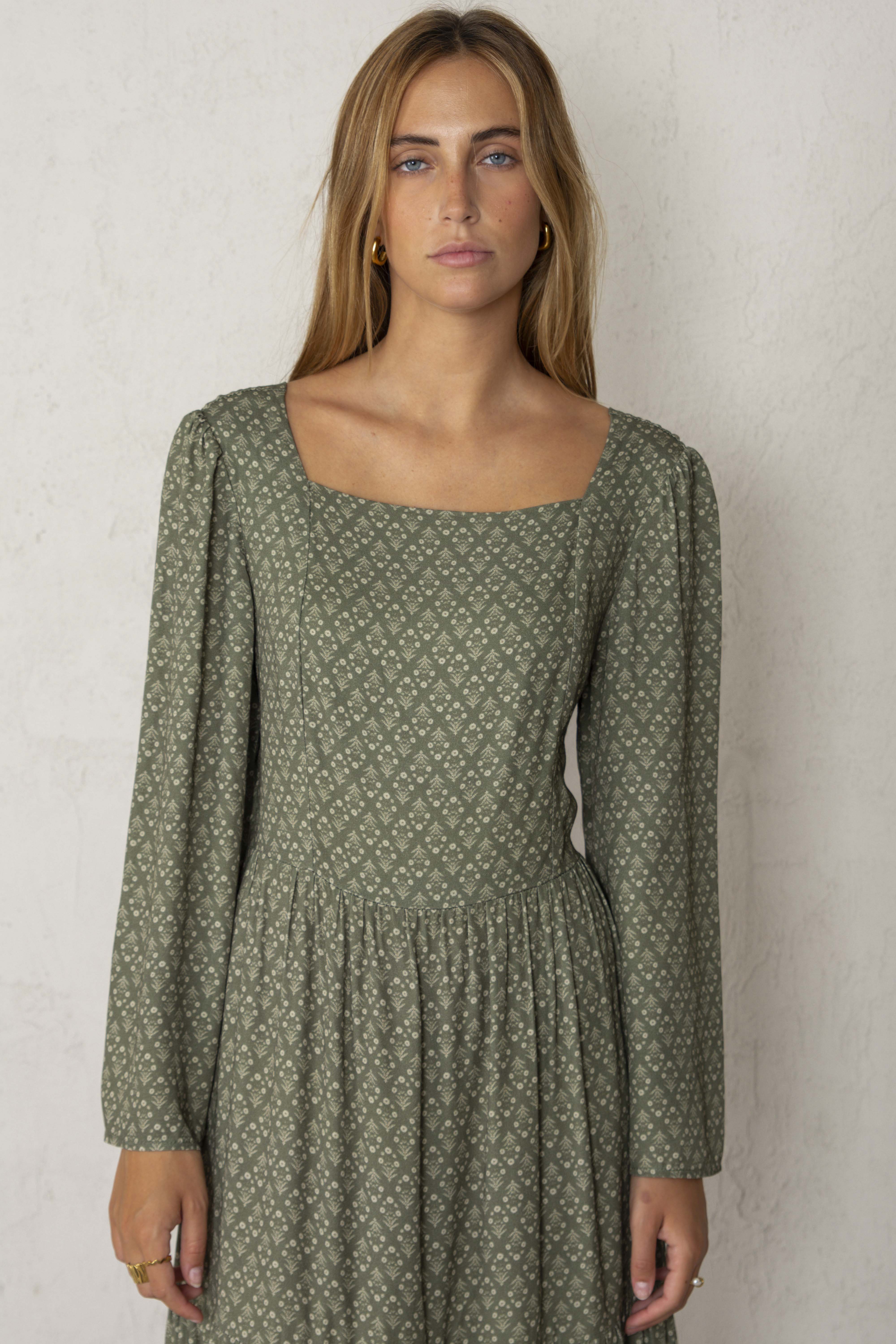 VESTIDO ALEJANDRA // FLORES VERDE