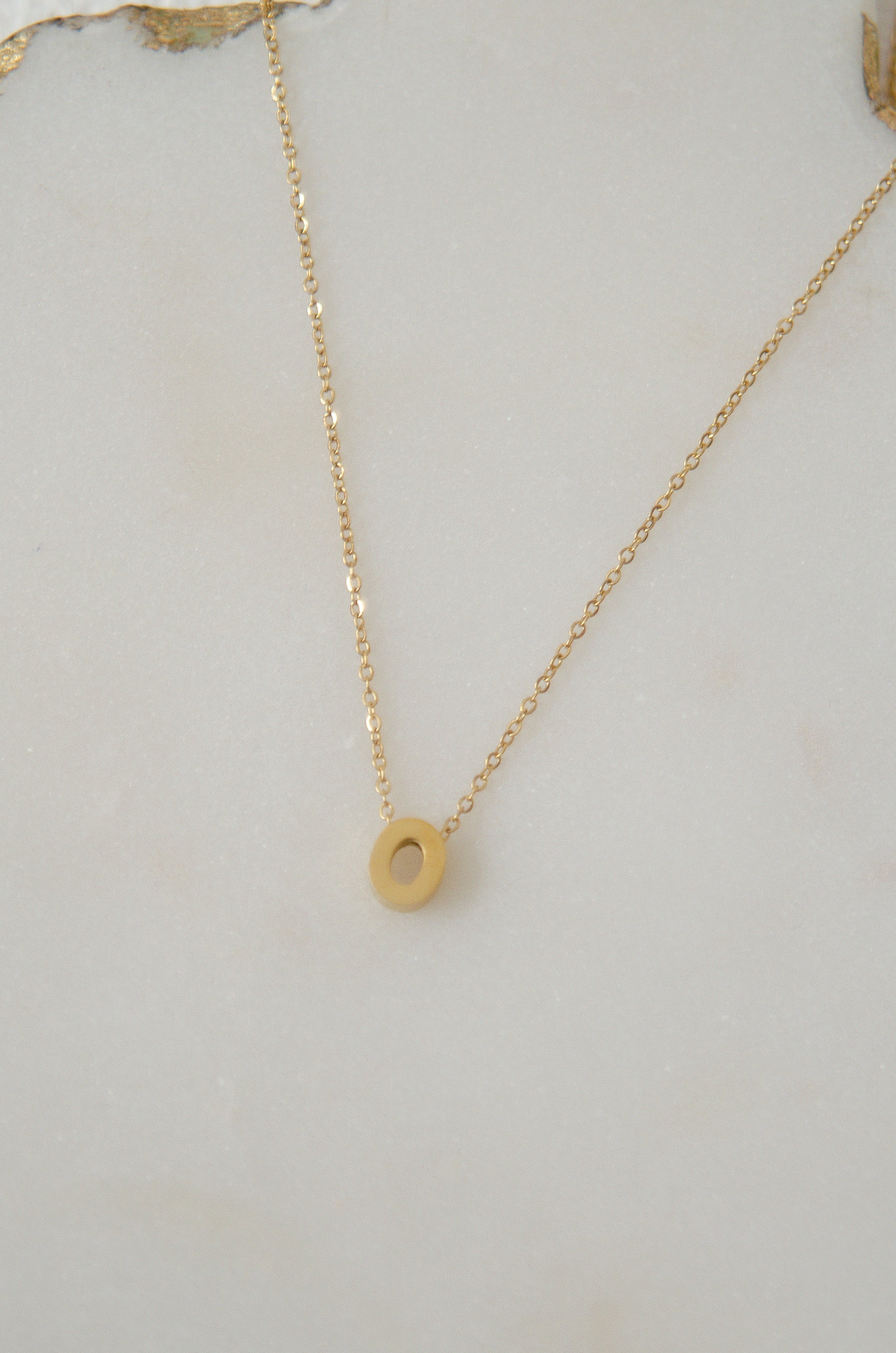 LETTERS NECKLACE // O