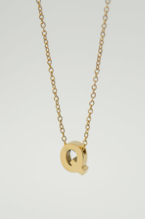 LETTERS NECKLACE // Q image 1